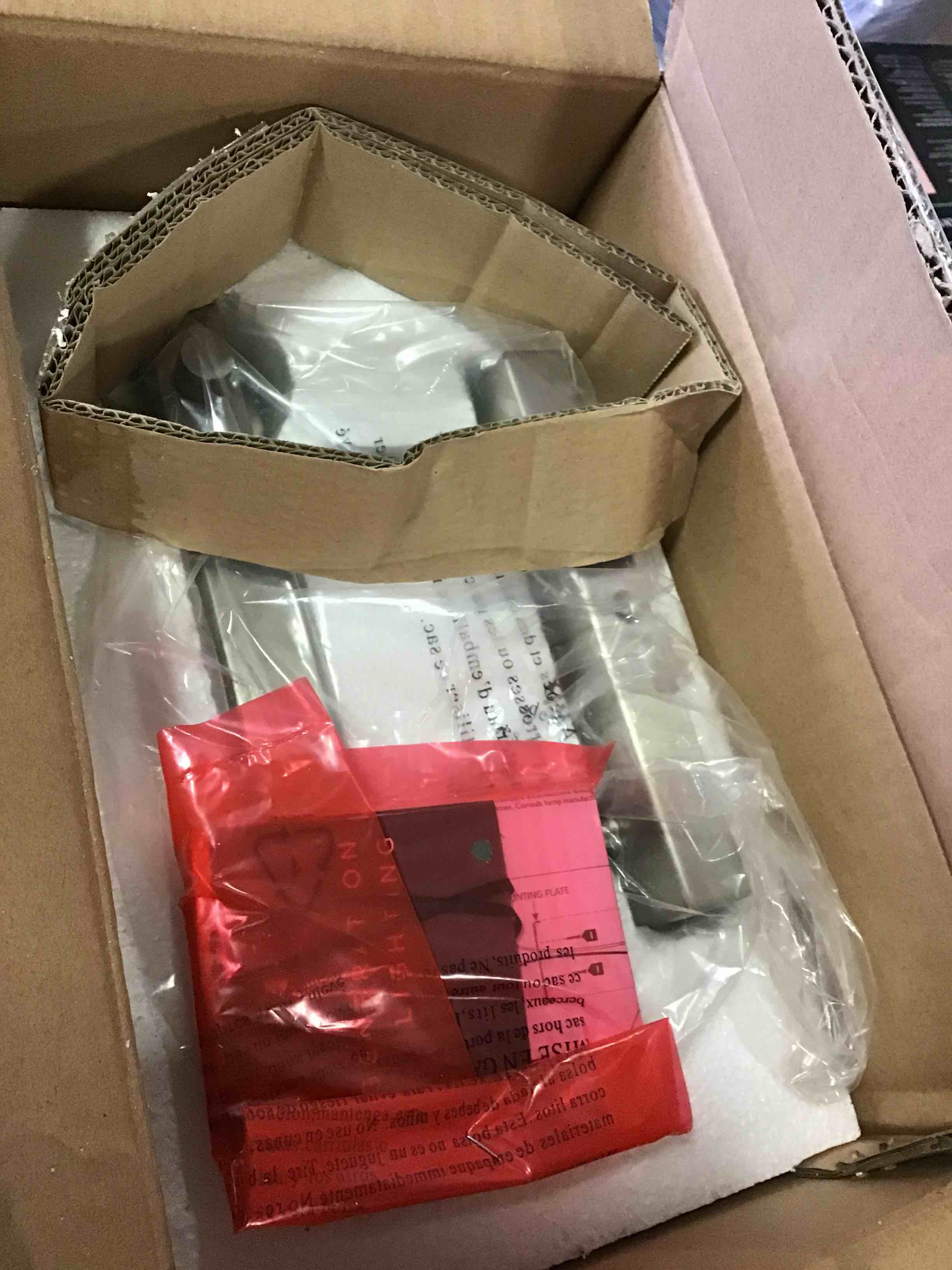 https://s3.amazonaws.com/lotting-images-prod/bidfta/ORG5540129_1696605375220.jpeg