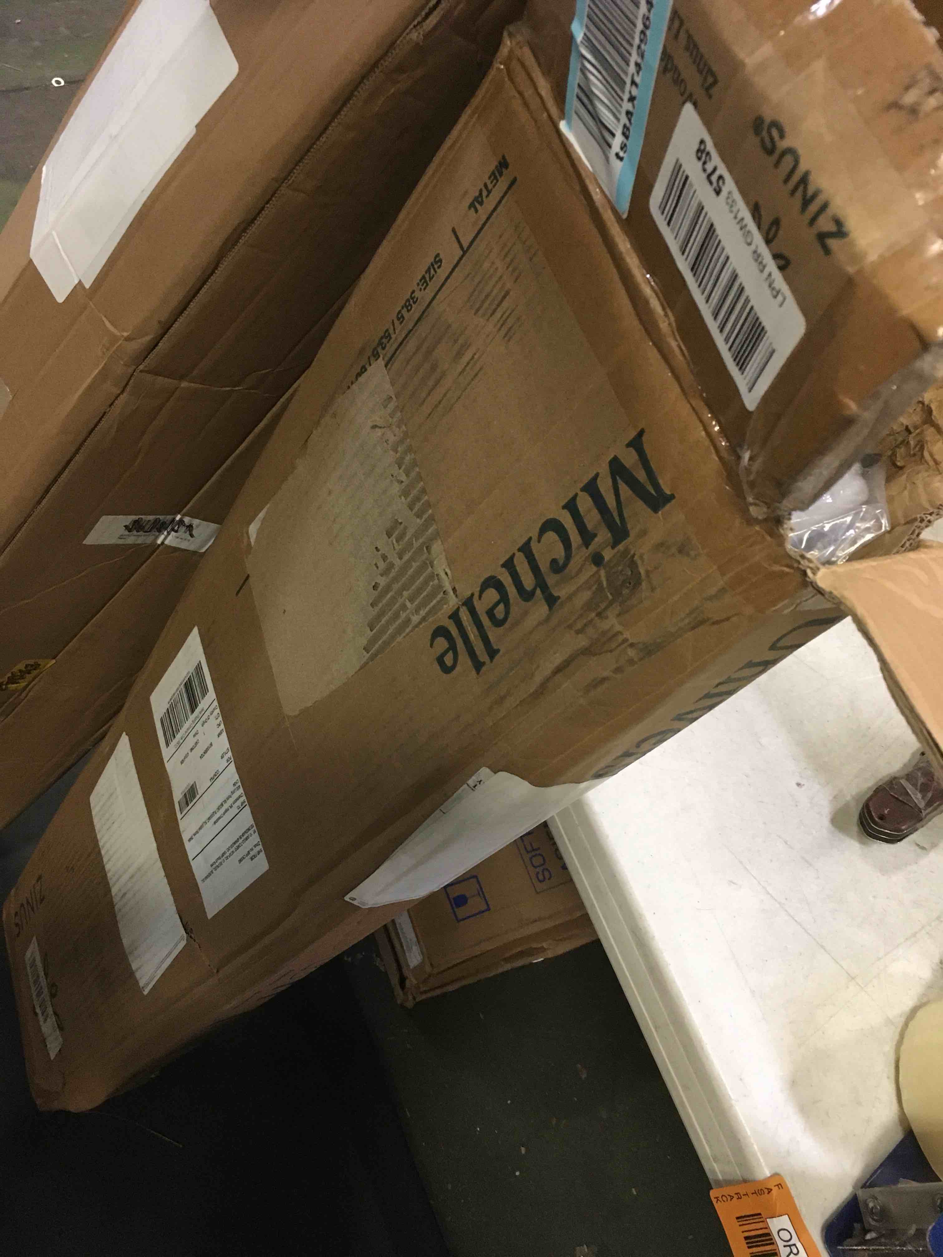 https://s3.amazonaws.com/lotting-images-prod/bidfta/ORG5546621_1696966773757.jpeg