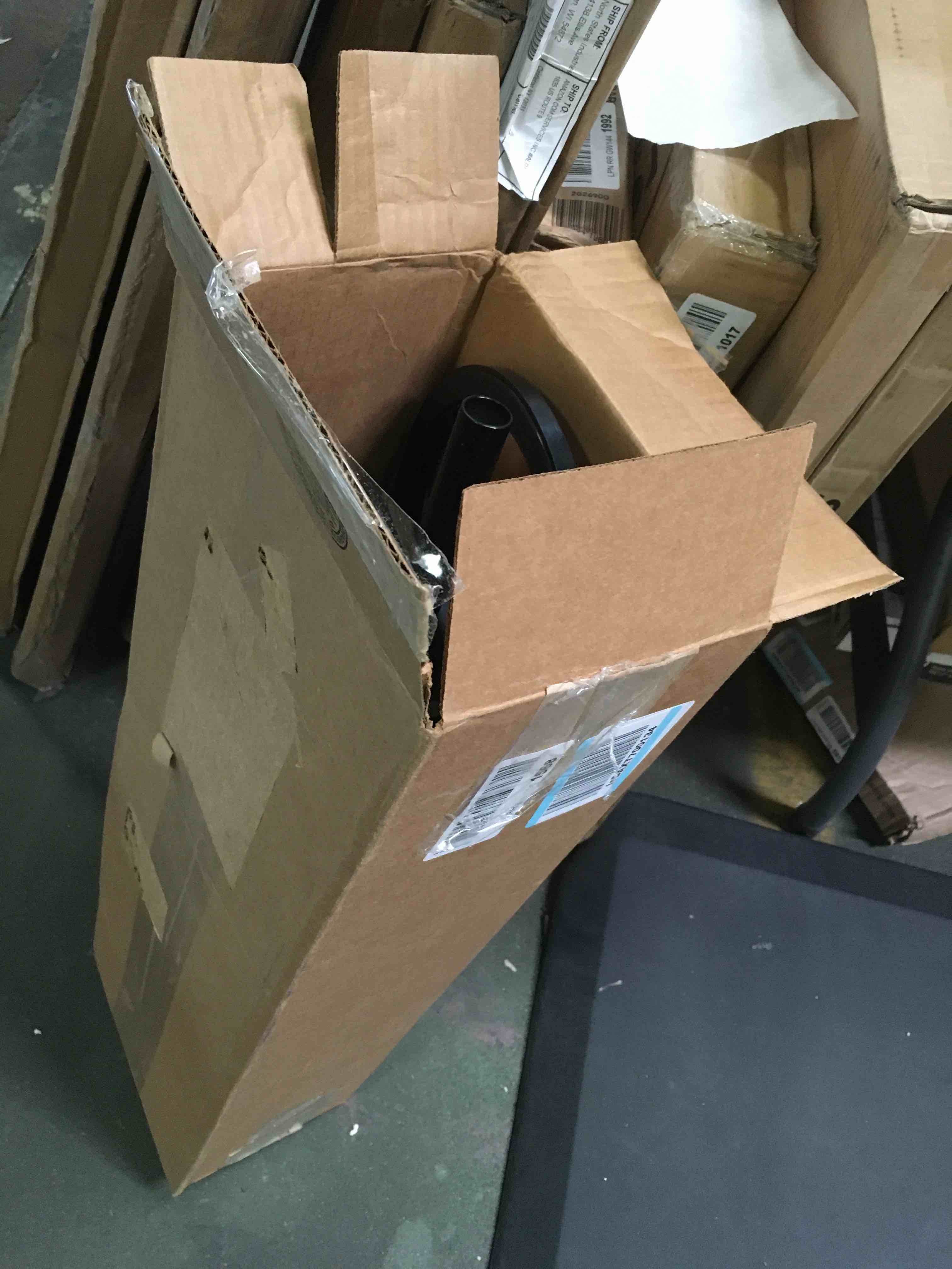 https://s3.amazonaws.com/lotting-images-prod/bidfta/ORG5546992_1697131033968.jpeg