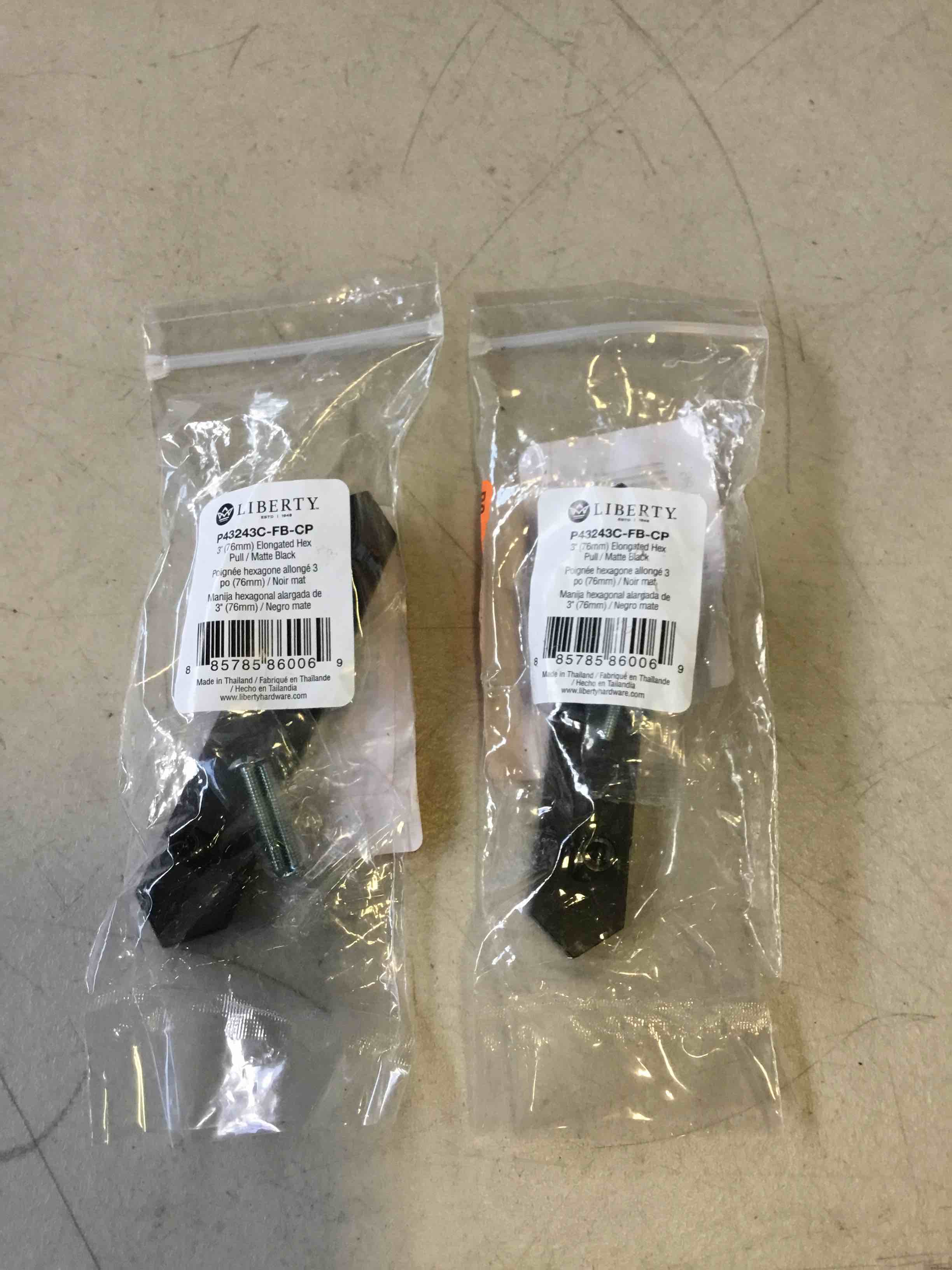https://s3.amazonaws.com/lotting-images-prod/bidfta/ORG5547771_1696873539393.jpeg