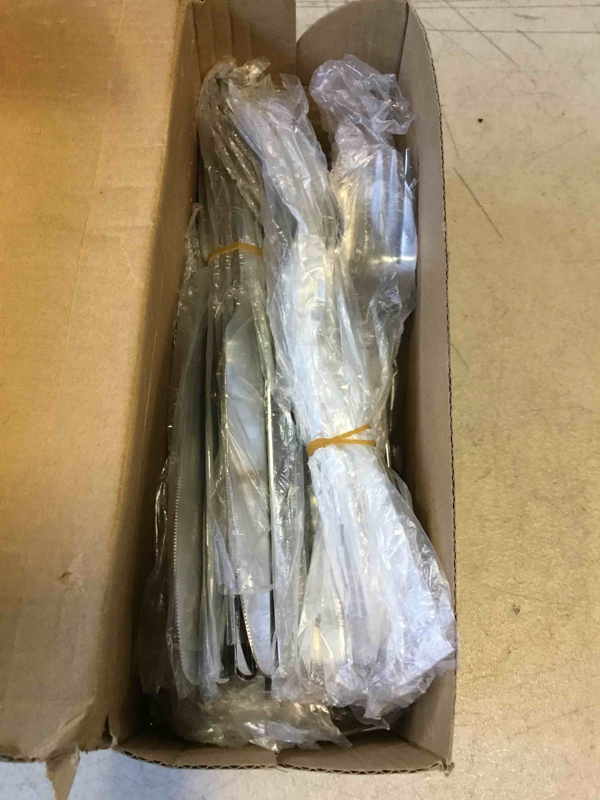 https://s3.amazonaws.com/lotting-images-prod/bidfta/ORG5548076_1697113854268.jpeg
