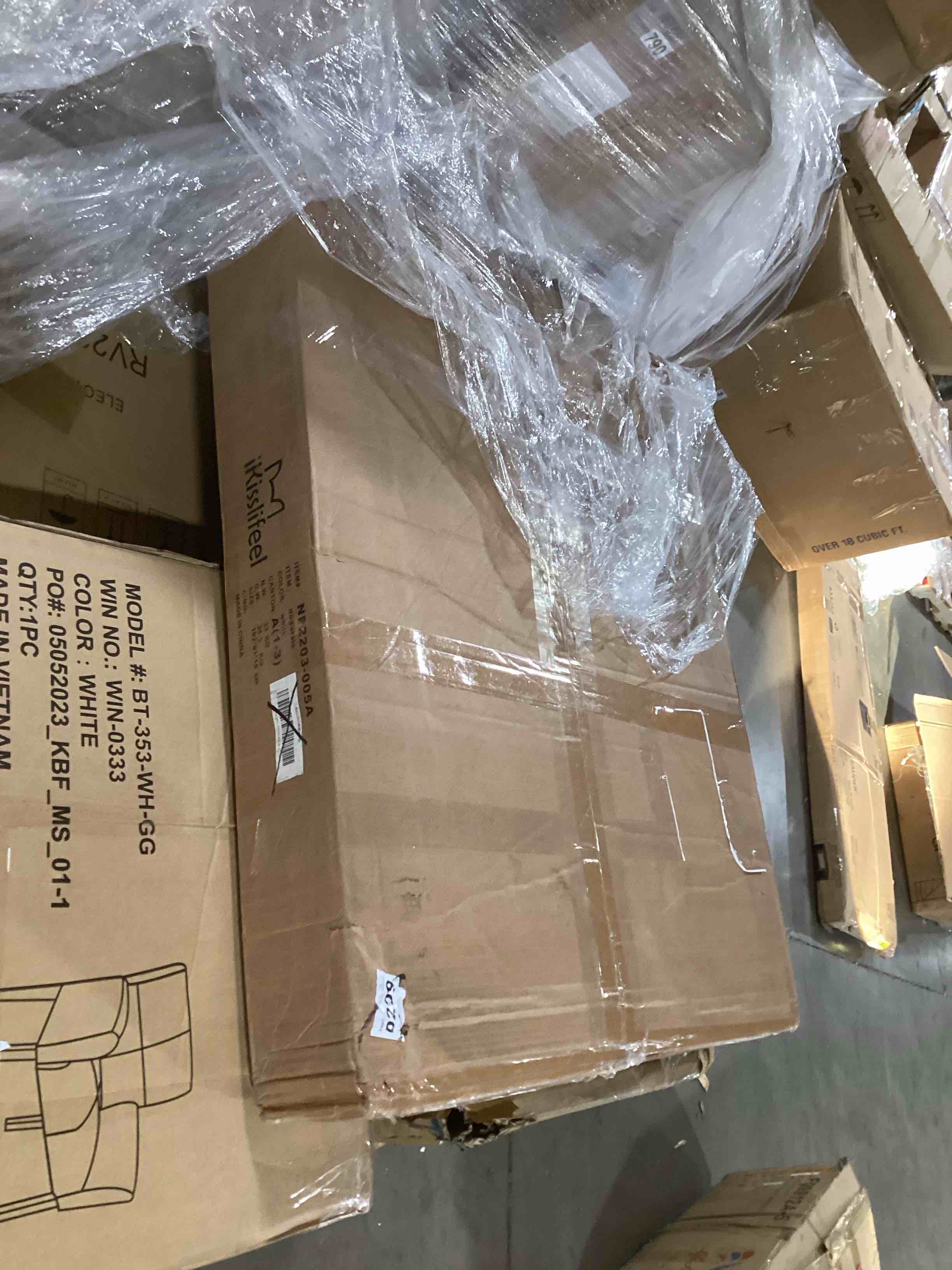 https://s3.amazonaws.com/lotting-images-prod/bidfta/ORG5558411_1702735172690.jpeg