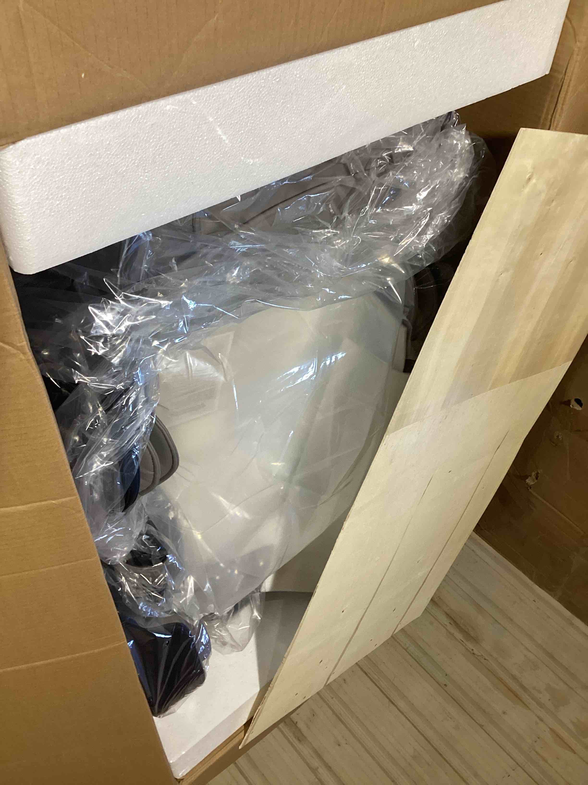 https://s3.amazonaws.com/lotting-images-prod/bidfta/ORG5558666_1703003646410.jpeg
