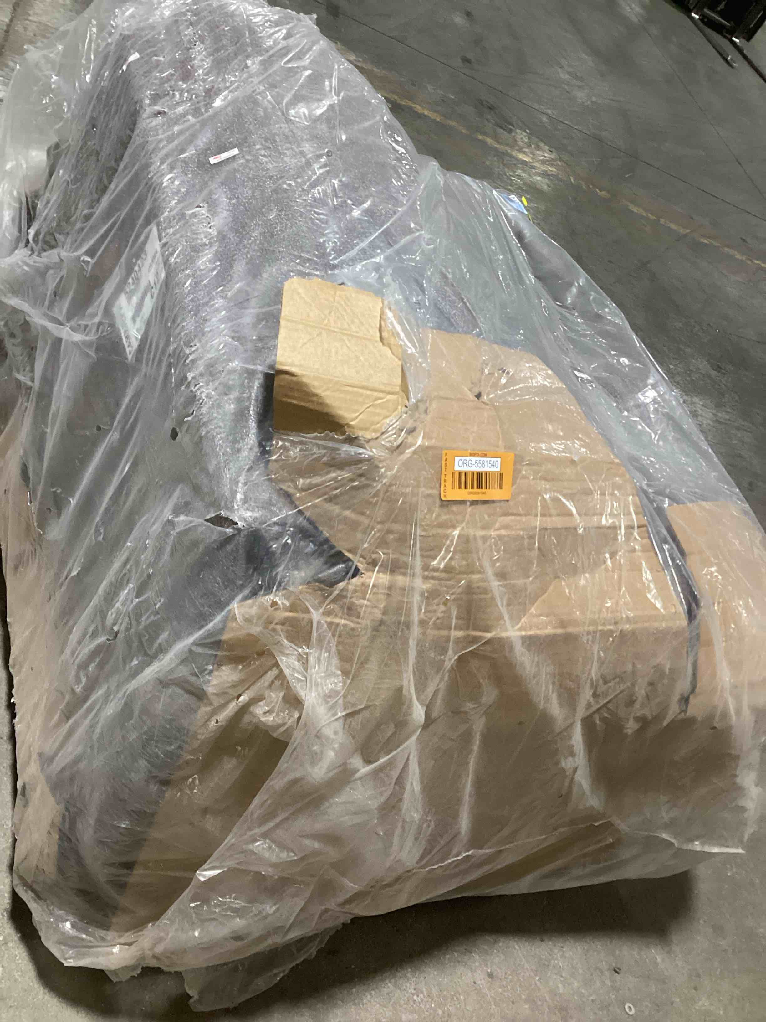 https://s3.amazonaws.com/lotting-images-prod/bidfta/ORG5581540_1705075803099.jpeg