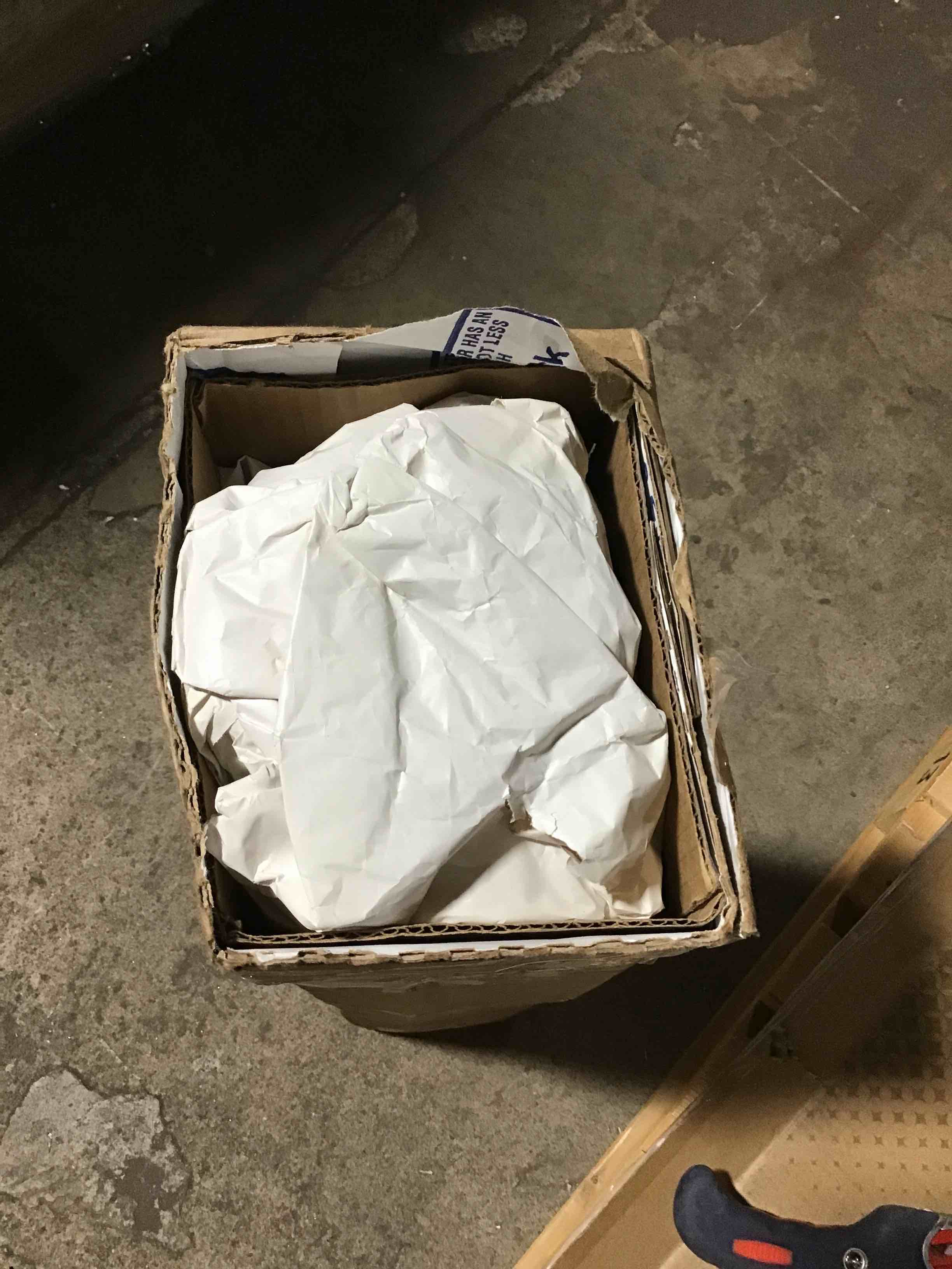 https://s3.amazonaws.com/lotting-images-prod/bidfta/ORG5585900_1704911827652.jpeg