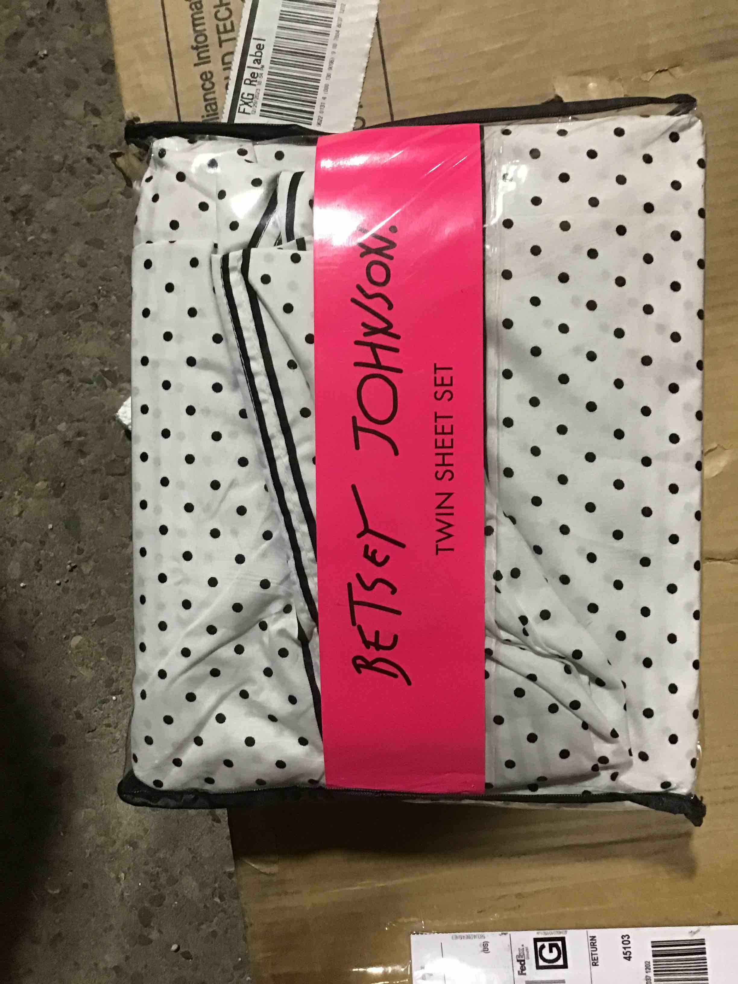 https://s3.amazonaws.com/lotting-images-prod/bidfta/ORG5586392_1705432886159.jpeg
