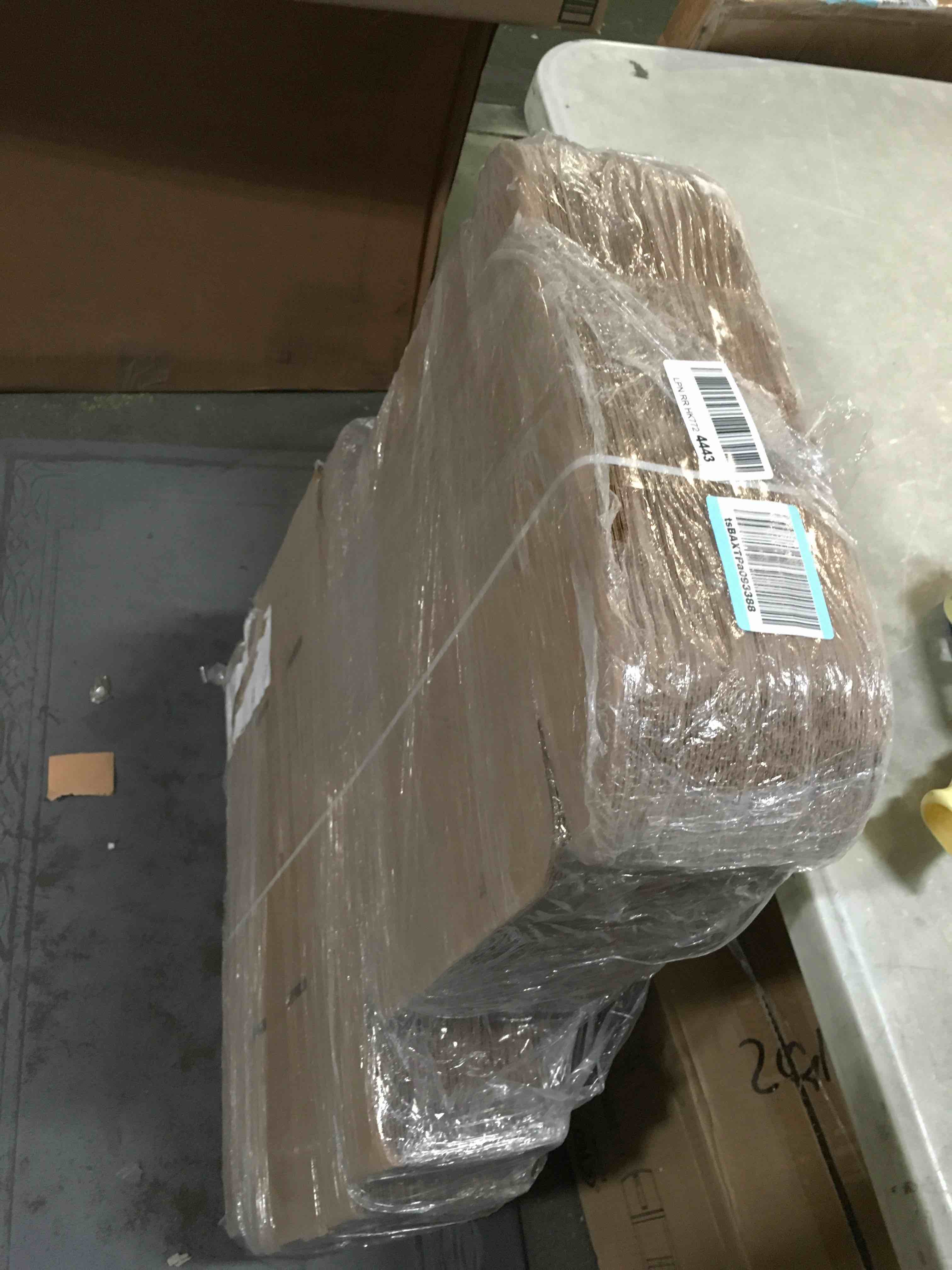 https://s3.amazonaws.com/lotting-images-prod/bidfta/ORG5612815_1701895965768.jpeg