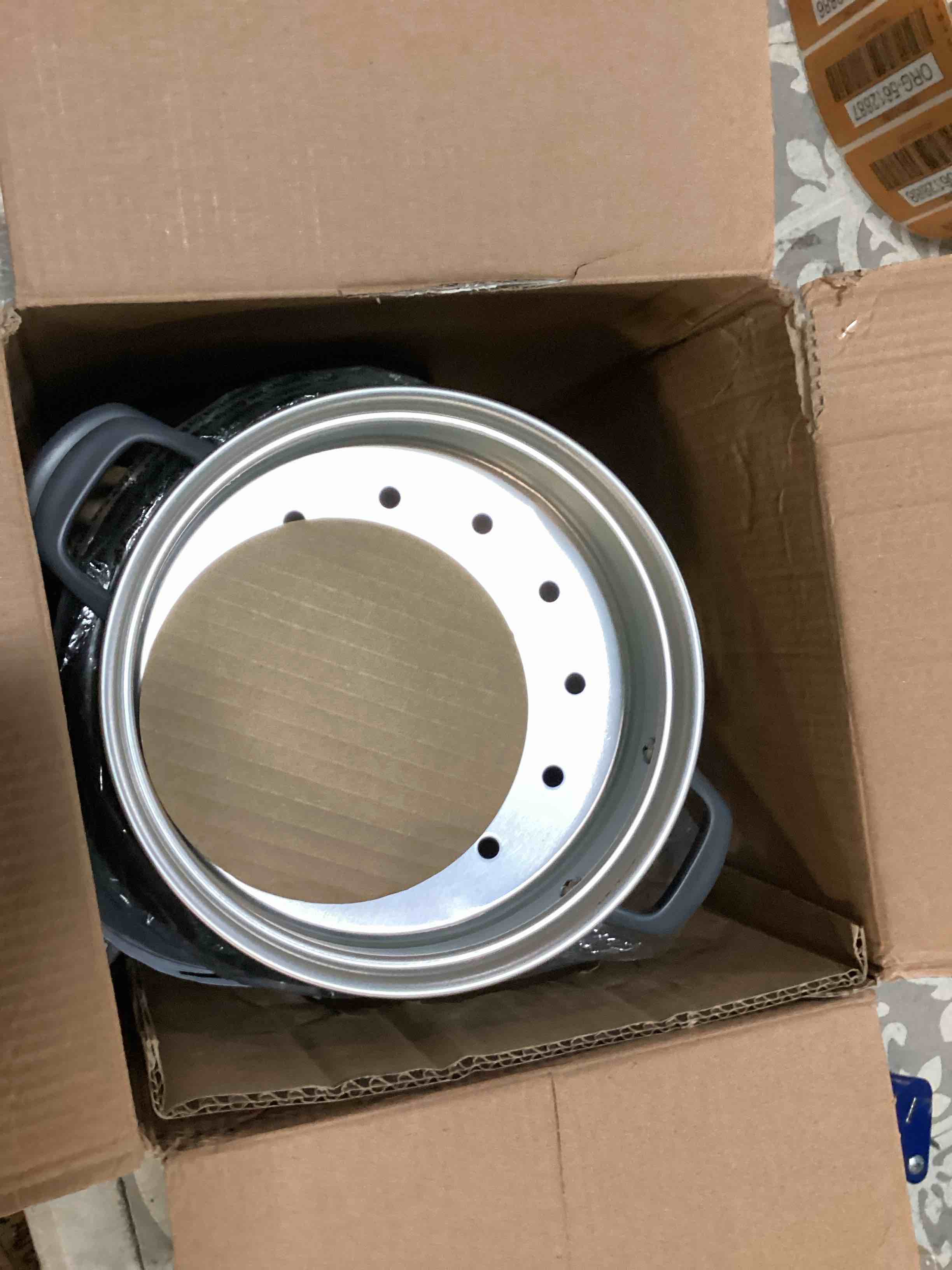 https://s3.amazonaws.com/lotting-images-prod/bidfta/ORG5612886_1701959569785.jpeg