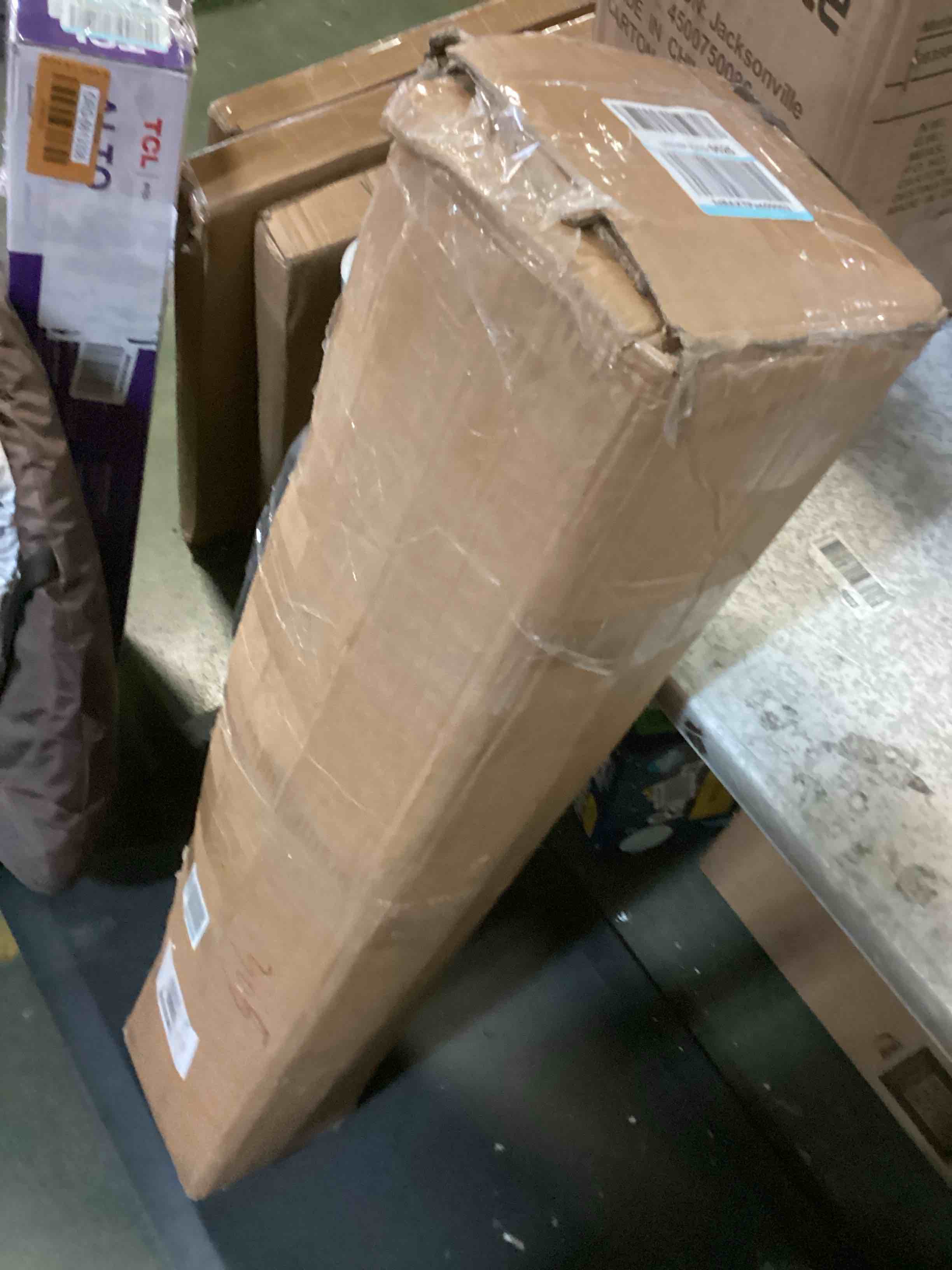 https://s3.amazonaws.com/lotting-images-prod/bidfta/ORG5613342_1702059815446.jpeg