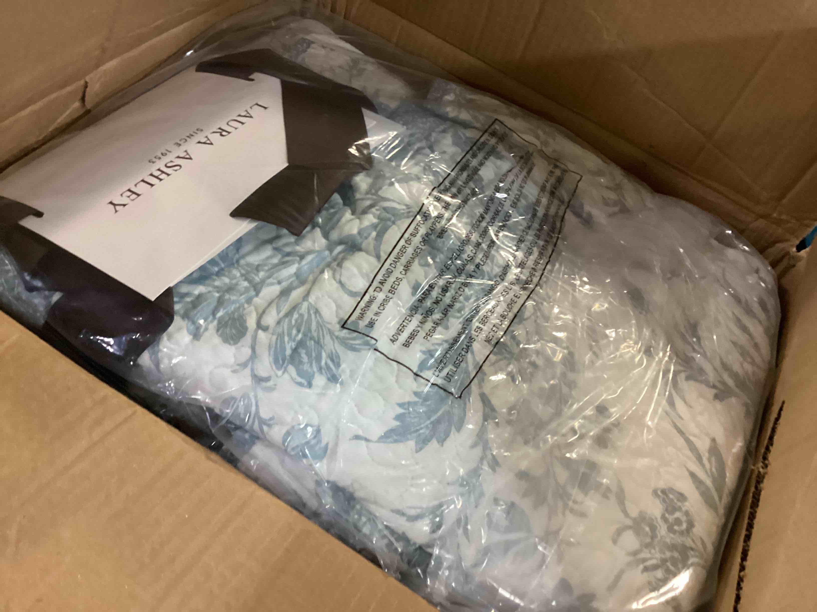 https://s3.amazonaws.com/lotting-images-prod/bidfta/ORG5616123_1701970746556.jpeg
