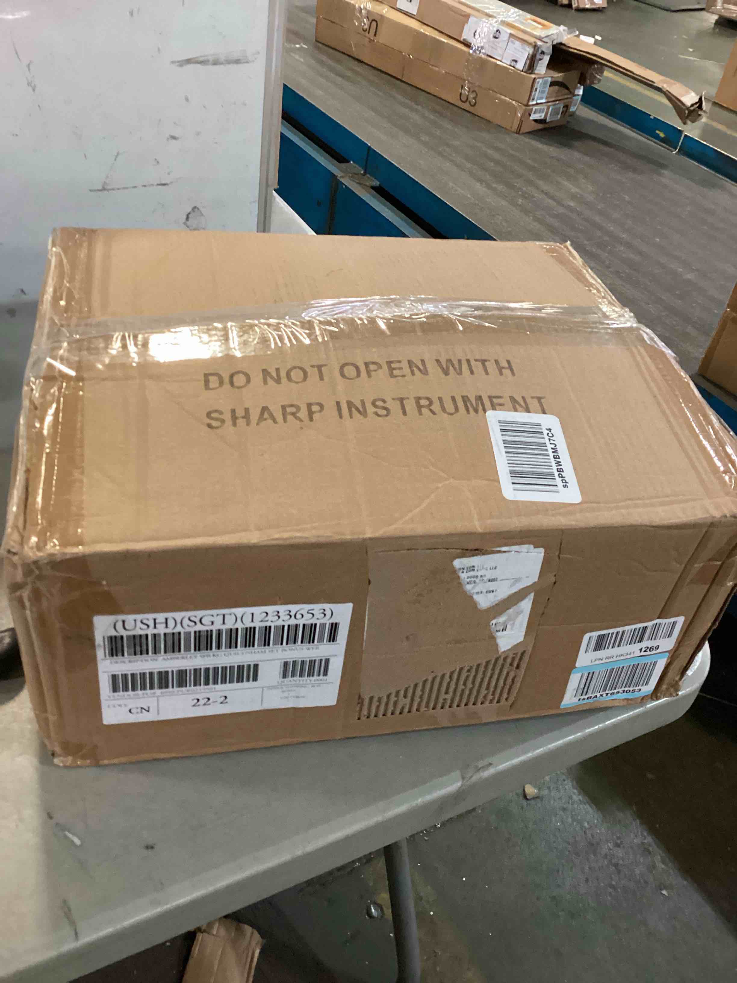 https://s3.amazonaws.com/lotting-images-prod/bidfta/ORG5616123_1701970755603.jpeg