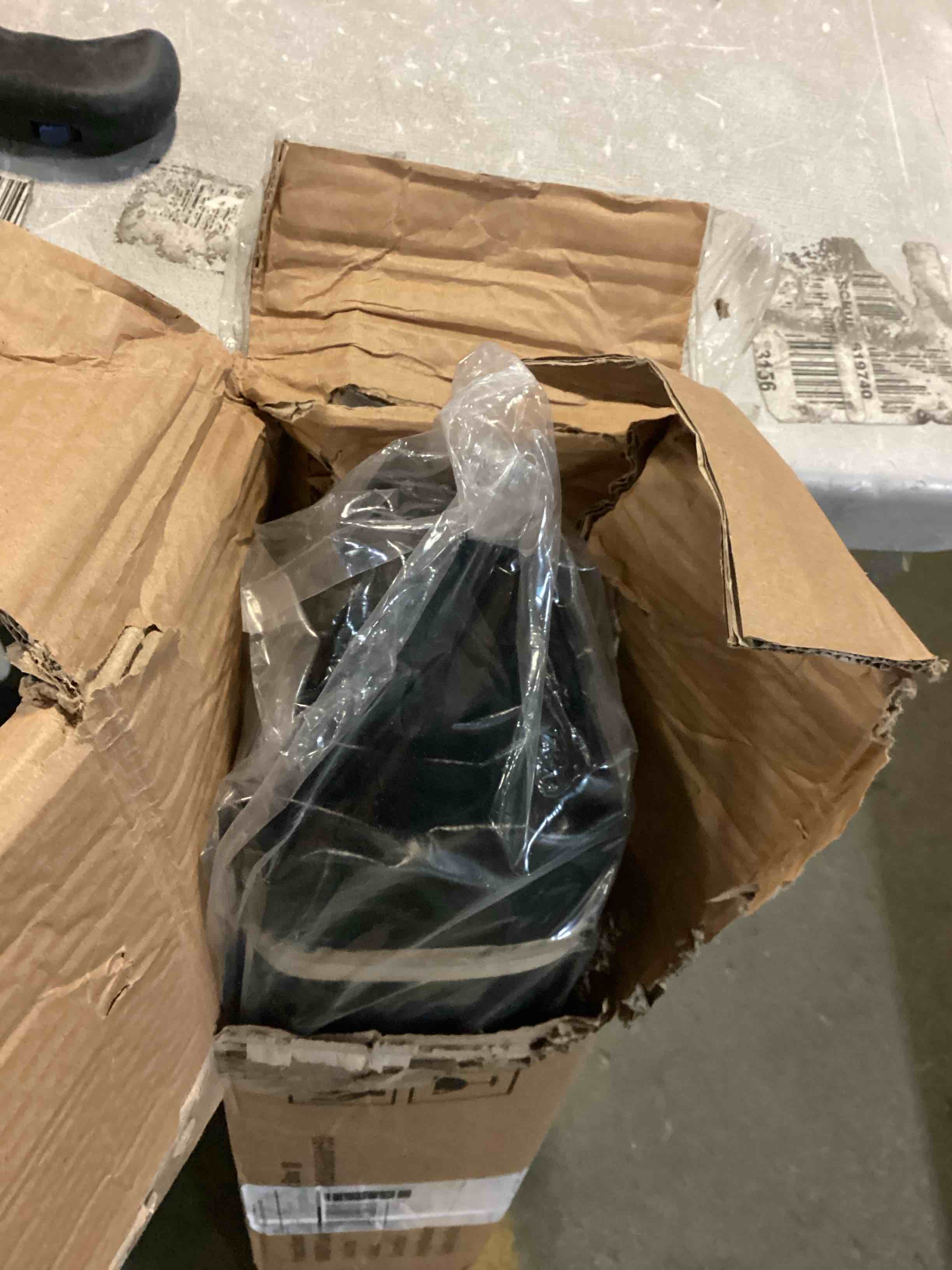 https://s3.amazonaws.com/lotting-images-prod/bidfta/ORG5616436_1702305853124.jpeg
