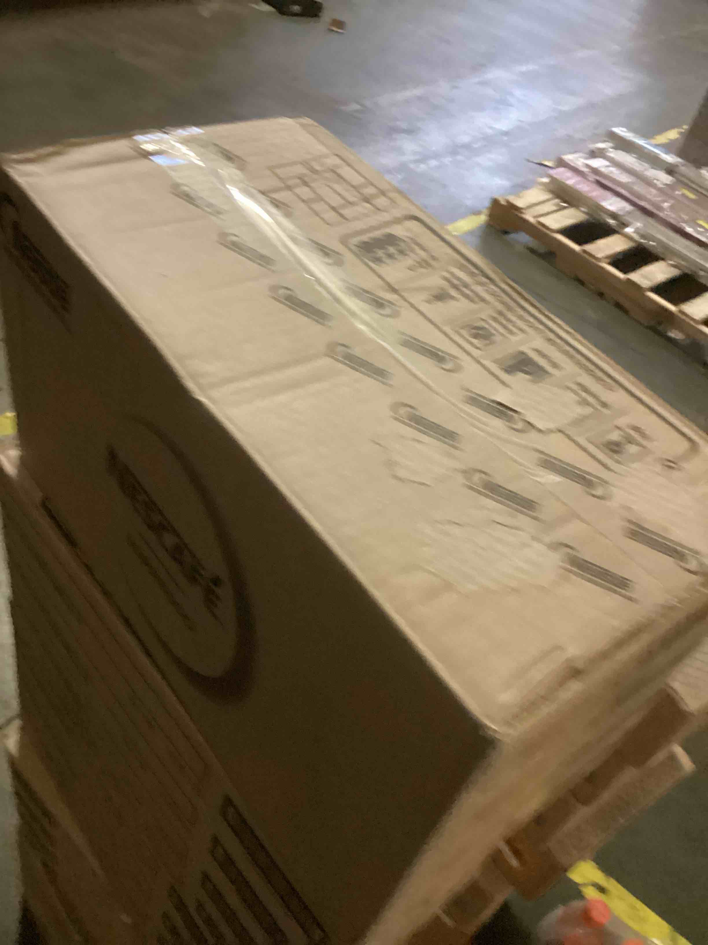 https://s3.amazonaws.com/lotting-images-prod/bidfta/ORG5616519_1701442627747.jpeg