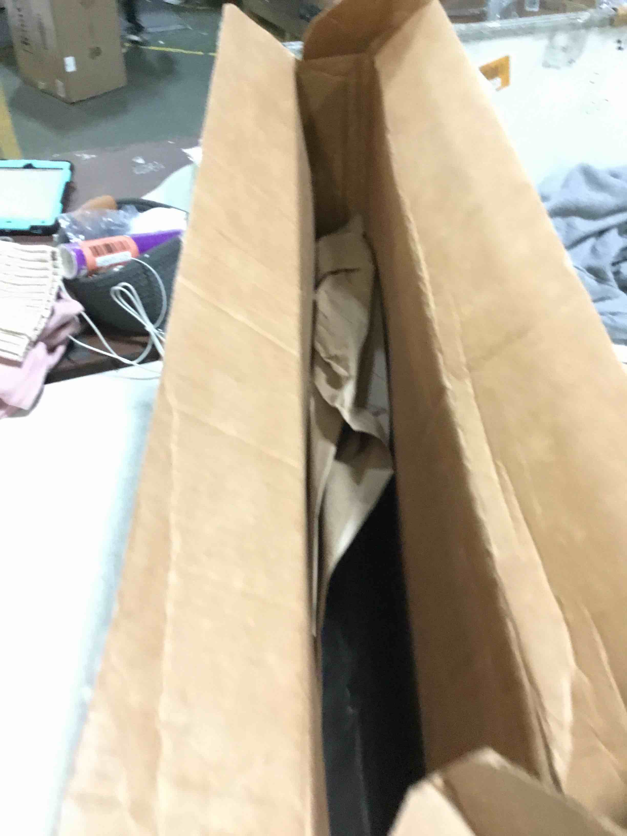 https://s3.amazonaws.com/lotting-images-prod/bidfta/ORG5618752_1701983982555.jpeg