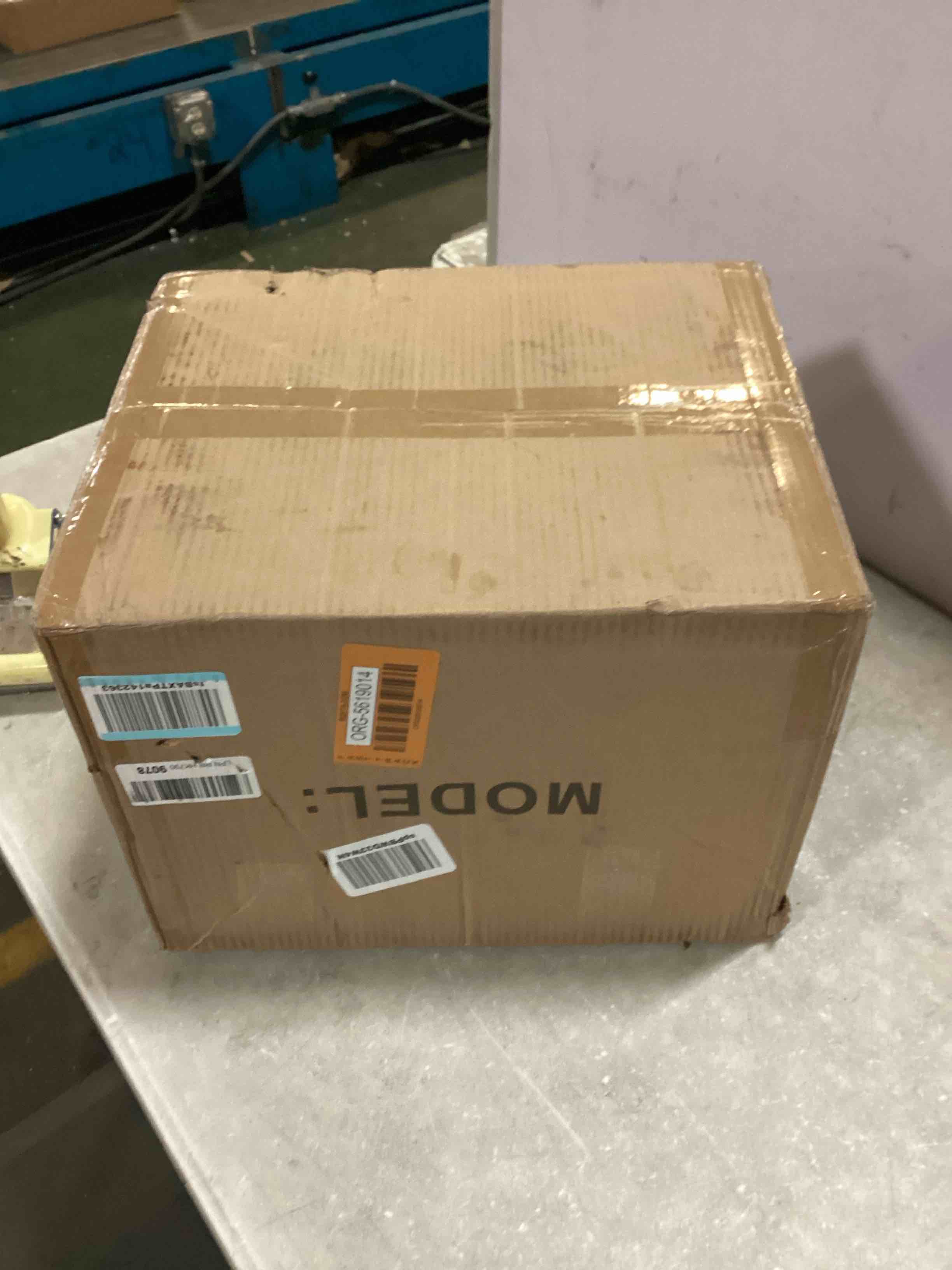 https://s3.amazonaws.com/lotting-images-prod/bidfta/ORG5619015_1702304455977.jpeg