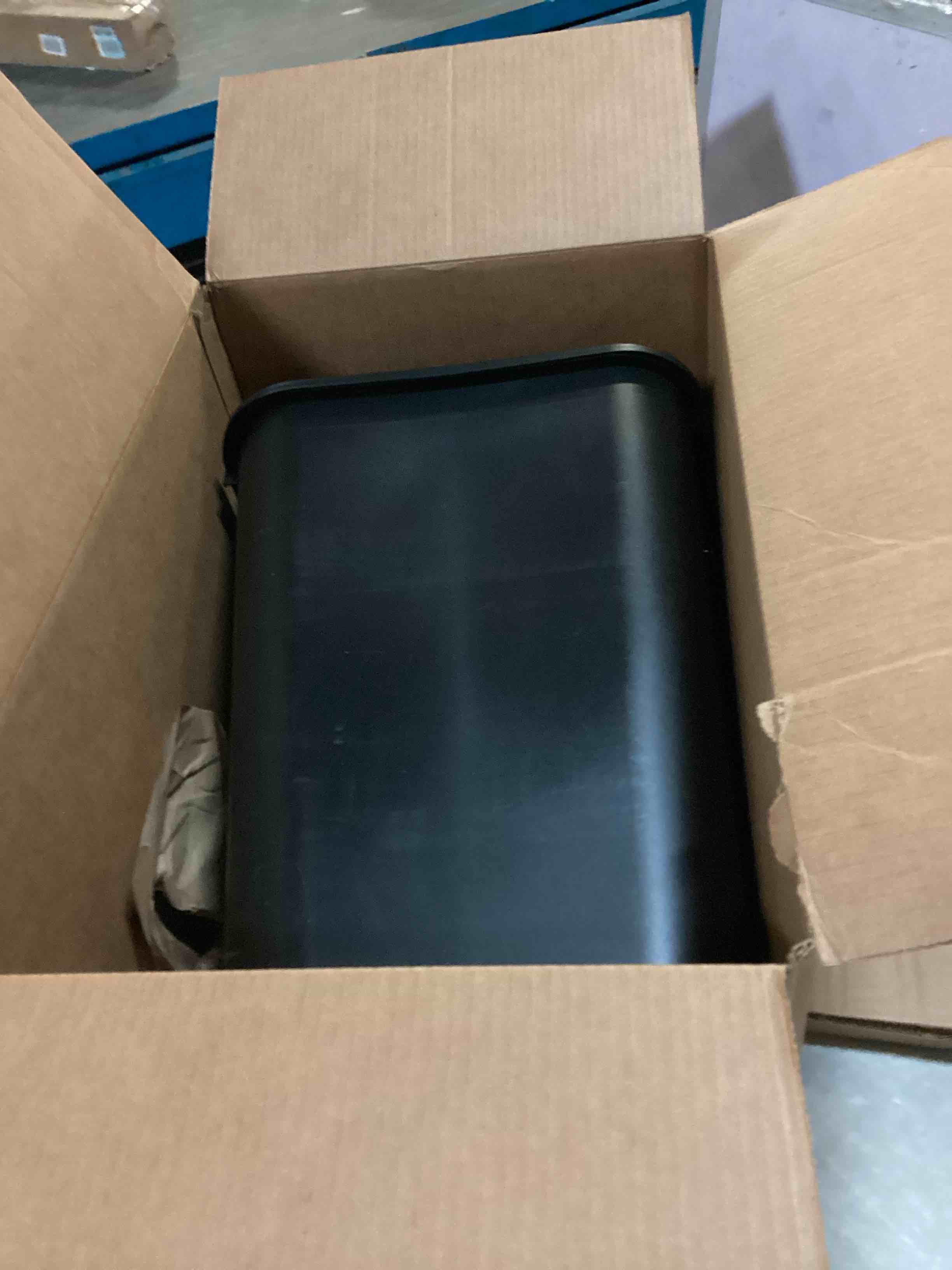 https://s3.amazonaws.com/lotting-images-prod/bidfta/ORG5619031_1702308259409.jpeg