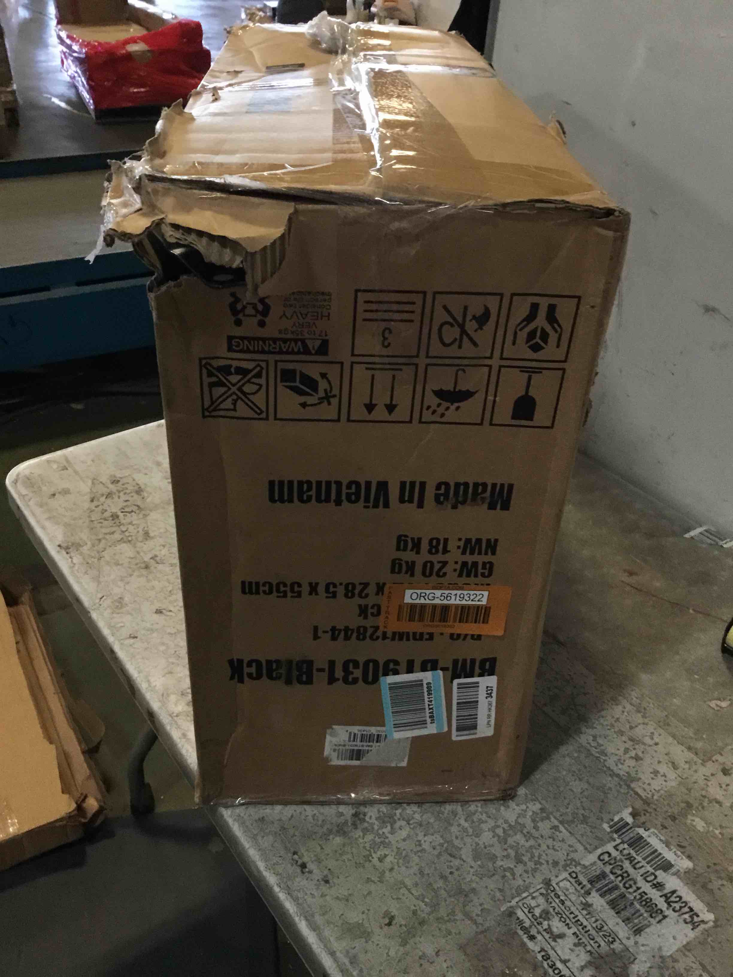 https://s3.amazonaws.com/lotting-images-prod/bidfta/ORG5619322_1702494540298.jpeg