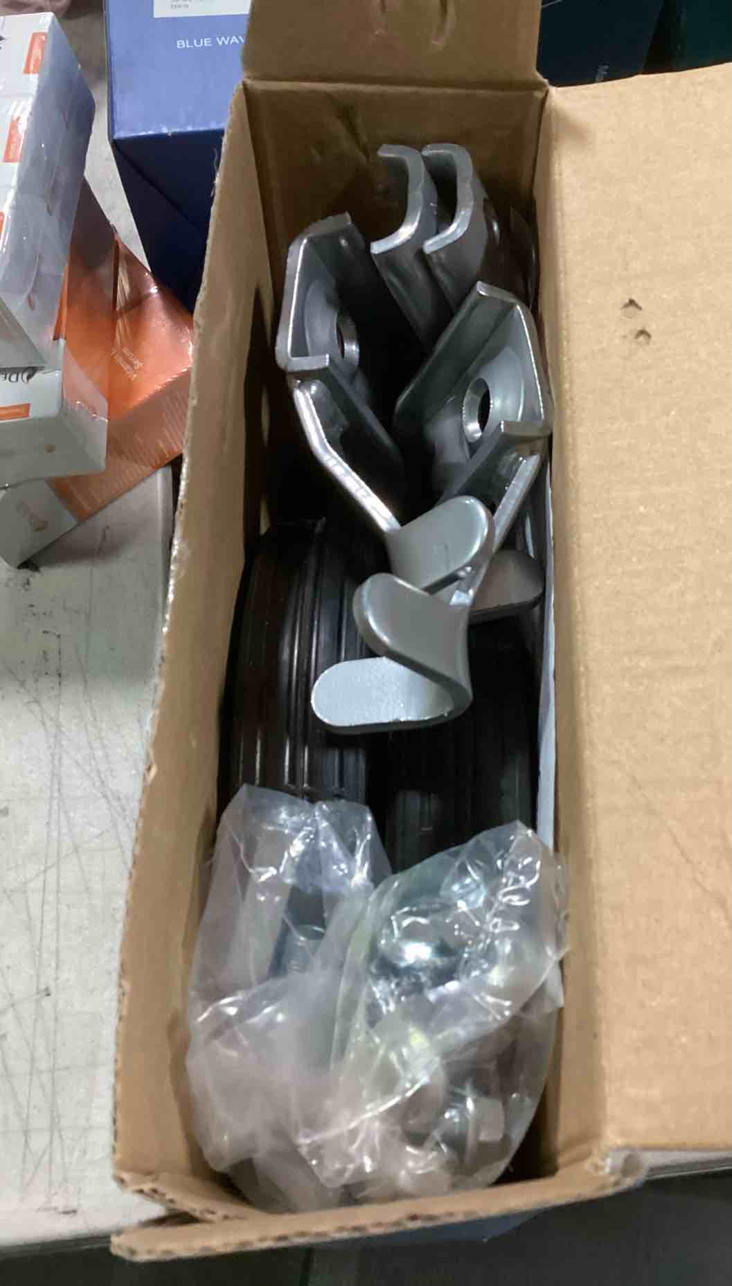https://s3.amazonaws.com/lotting-images-prod/bidfta/ORG5623857_1702556085477.jpeg