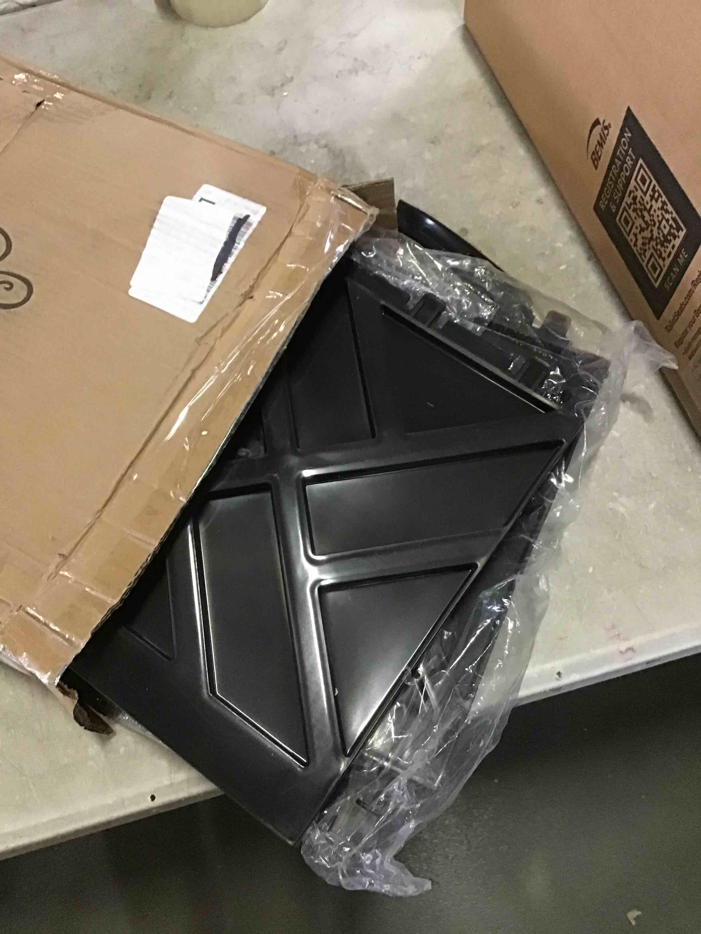 https://s3.amazonaws.com/lotting-images-prod/bidfta/ORG5632088_1697732350368.jpeg