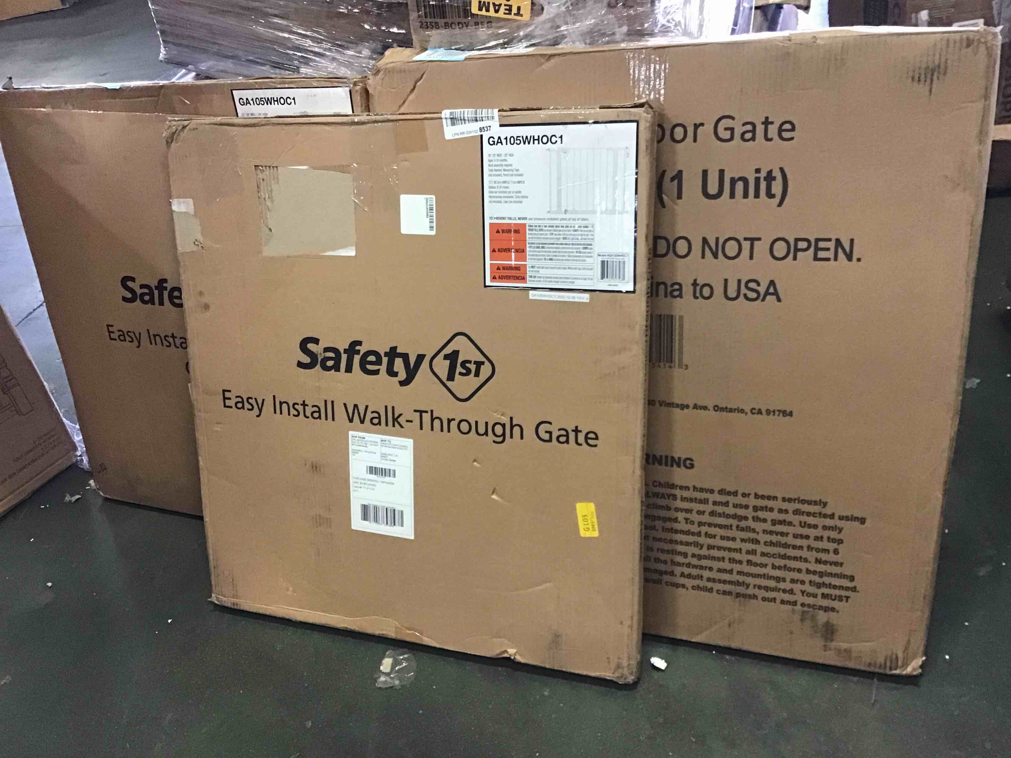 Assorted safety gates sizes and Styles 