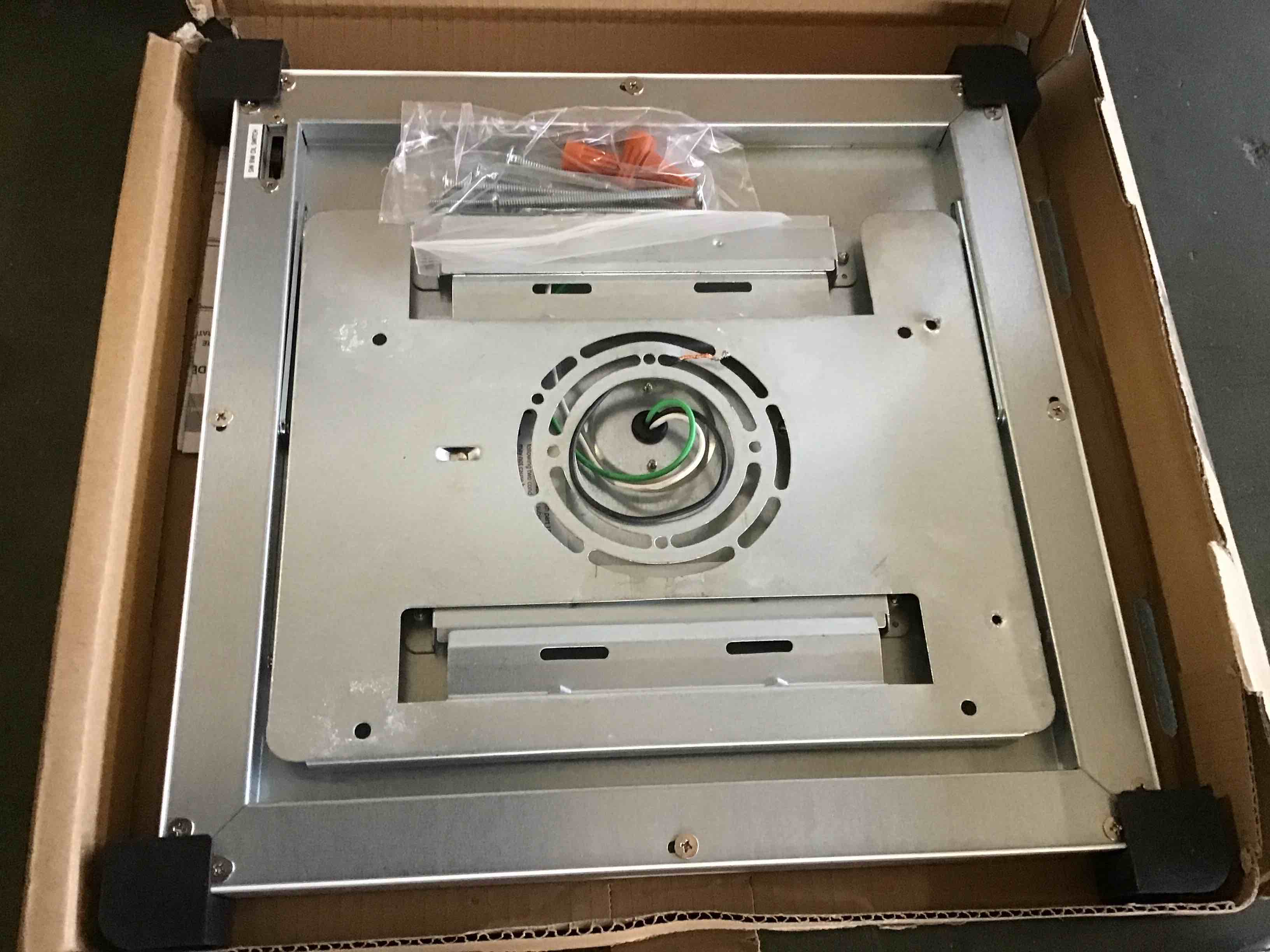 https://s3.amazonaws.com/lotting-images-prod/bidfta/ORG5657705_1697115023039.jpeg