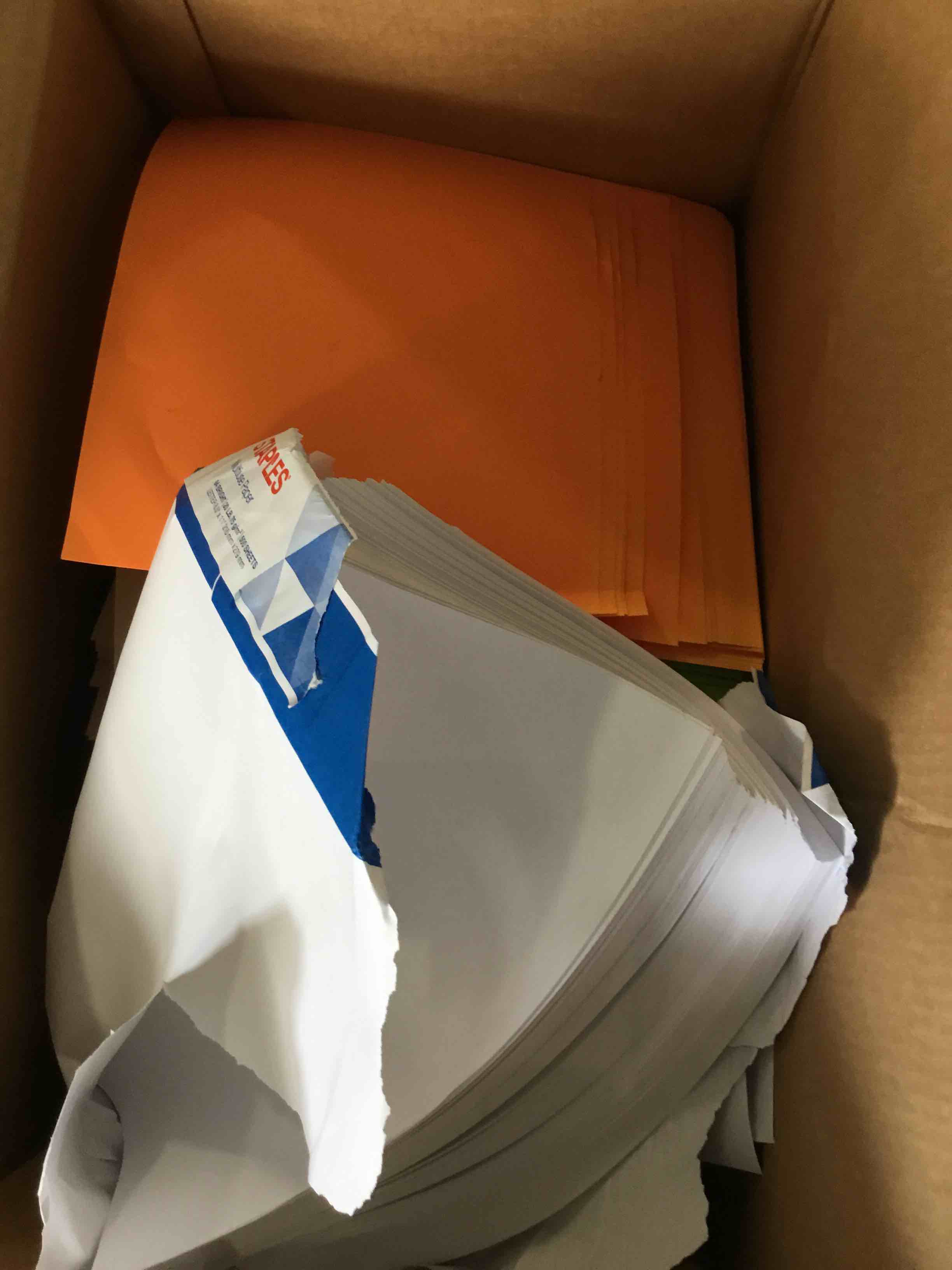 Assorted of variety of products for the maintenance and cleaning of office or home. (expiration date, brands and sizes may vary)