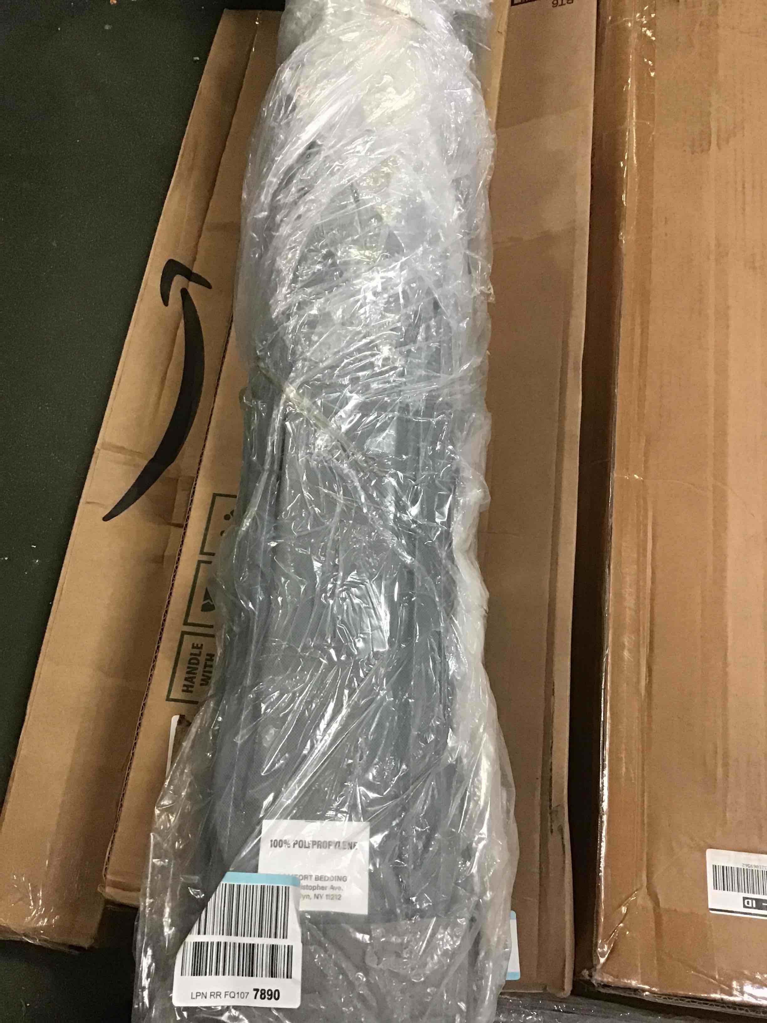 https://s3.amazonaws.com/lotting-images-prod/bidfta/ORG5666781_1696431671351.jpeg