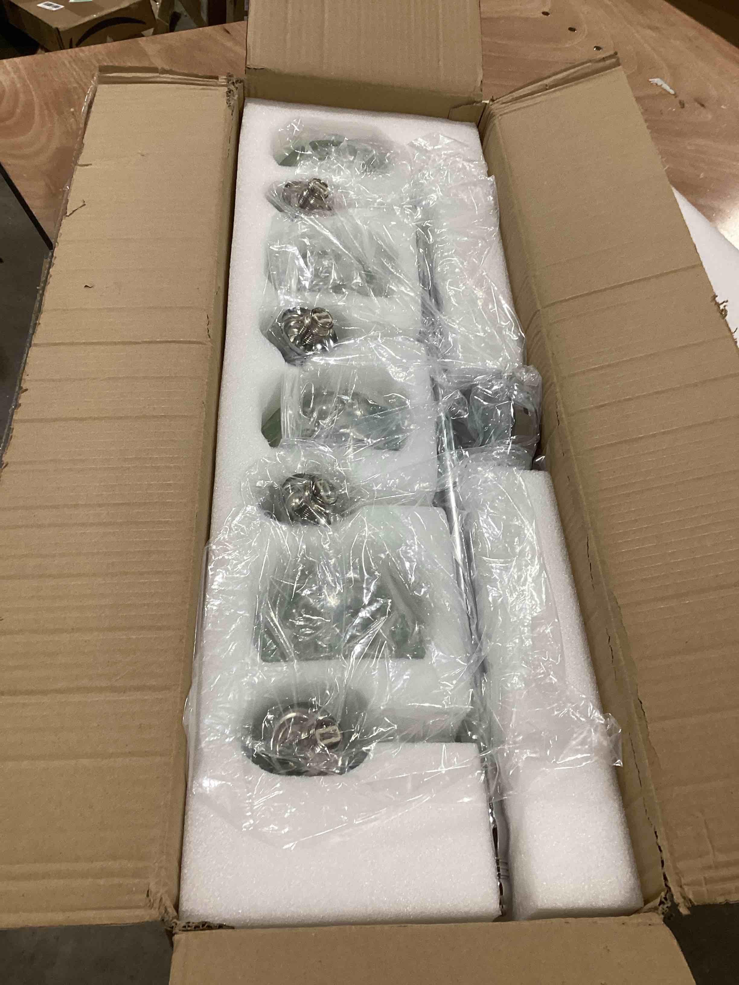https://s3.amazonaws.com/lotting-images-prod/bidfta/ORG5672072_1716233159063.jpeg