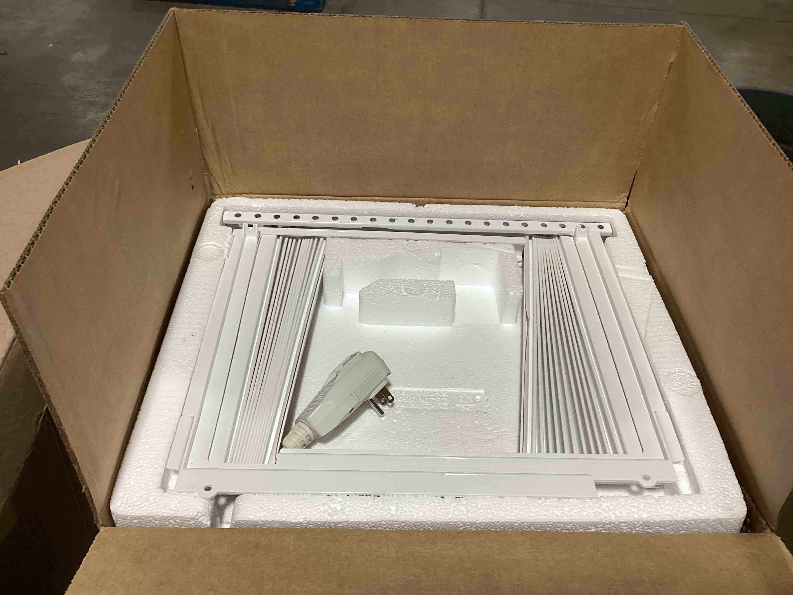 https://s3.amazonaws.com/lotting-images-prod/bidfta/ORG5672604_1717090267498.jpeg