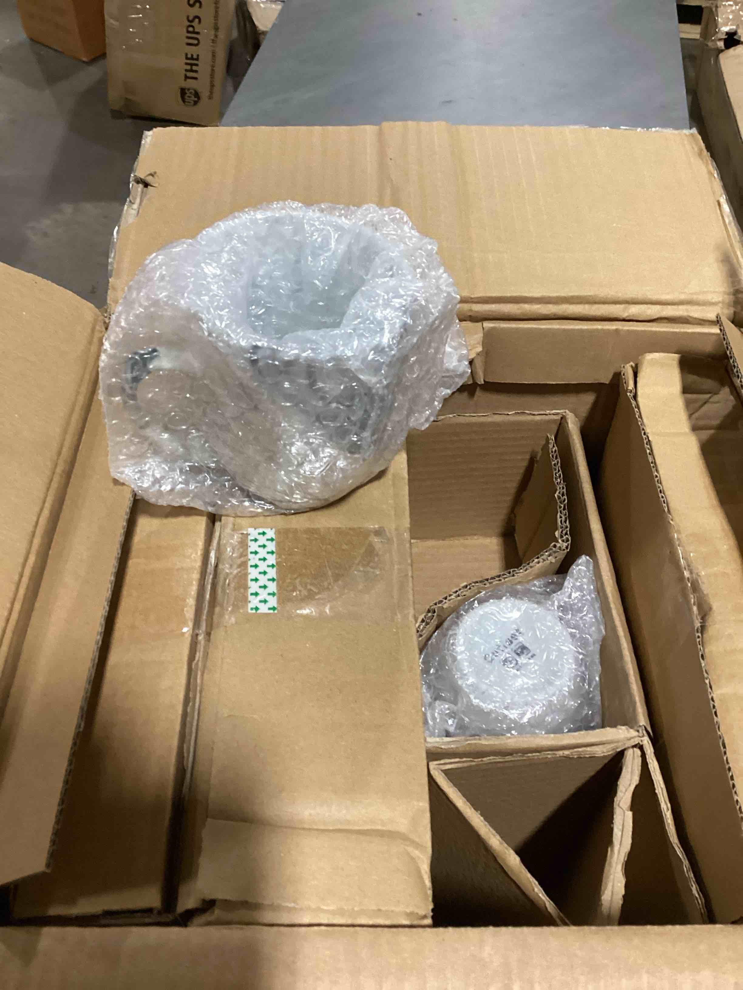 https://s3.amazonaws.com/lotting-images-prod/bidfta/ORG5672646_1717160126895.jpeg