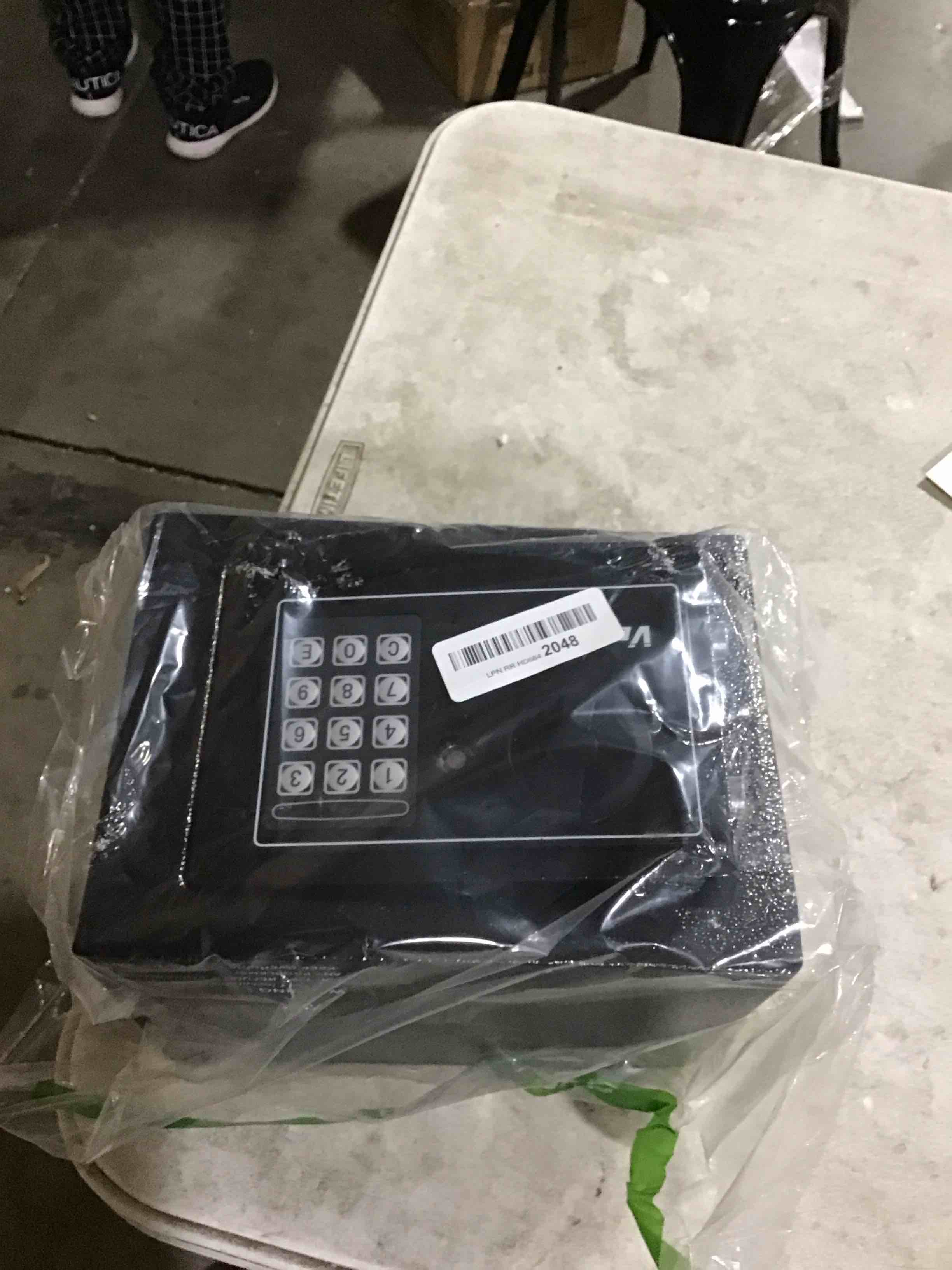 https://s3.amazonaws.com/lotting-images-prod/bidfta/ORG5676719_1716903153031.jpeg