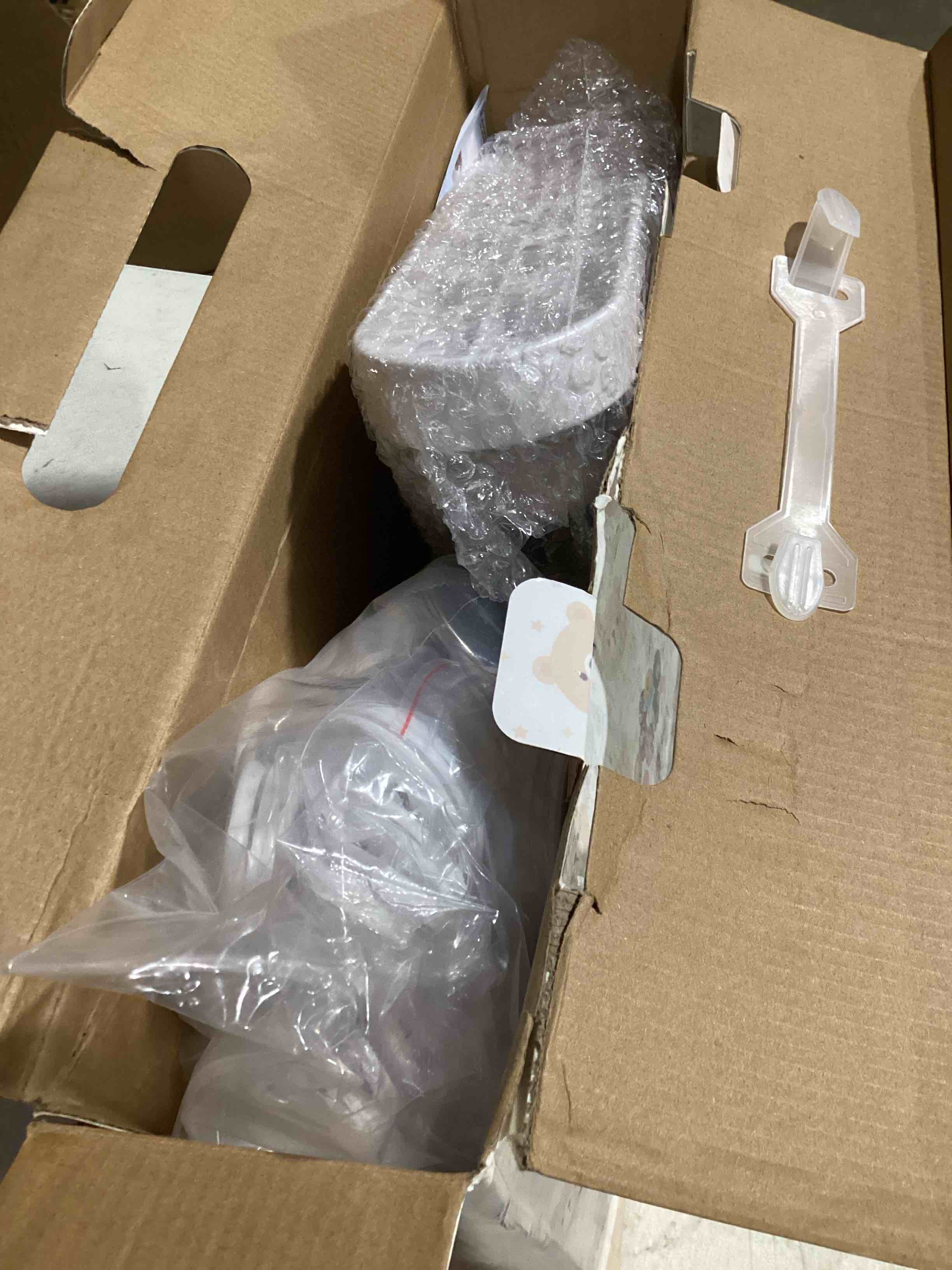 https://s3.amazonaws.com/lotting-images-prod/bidfta/ORG5680754_1717006769661.jpeg