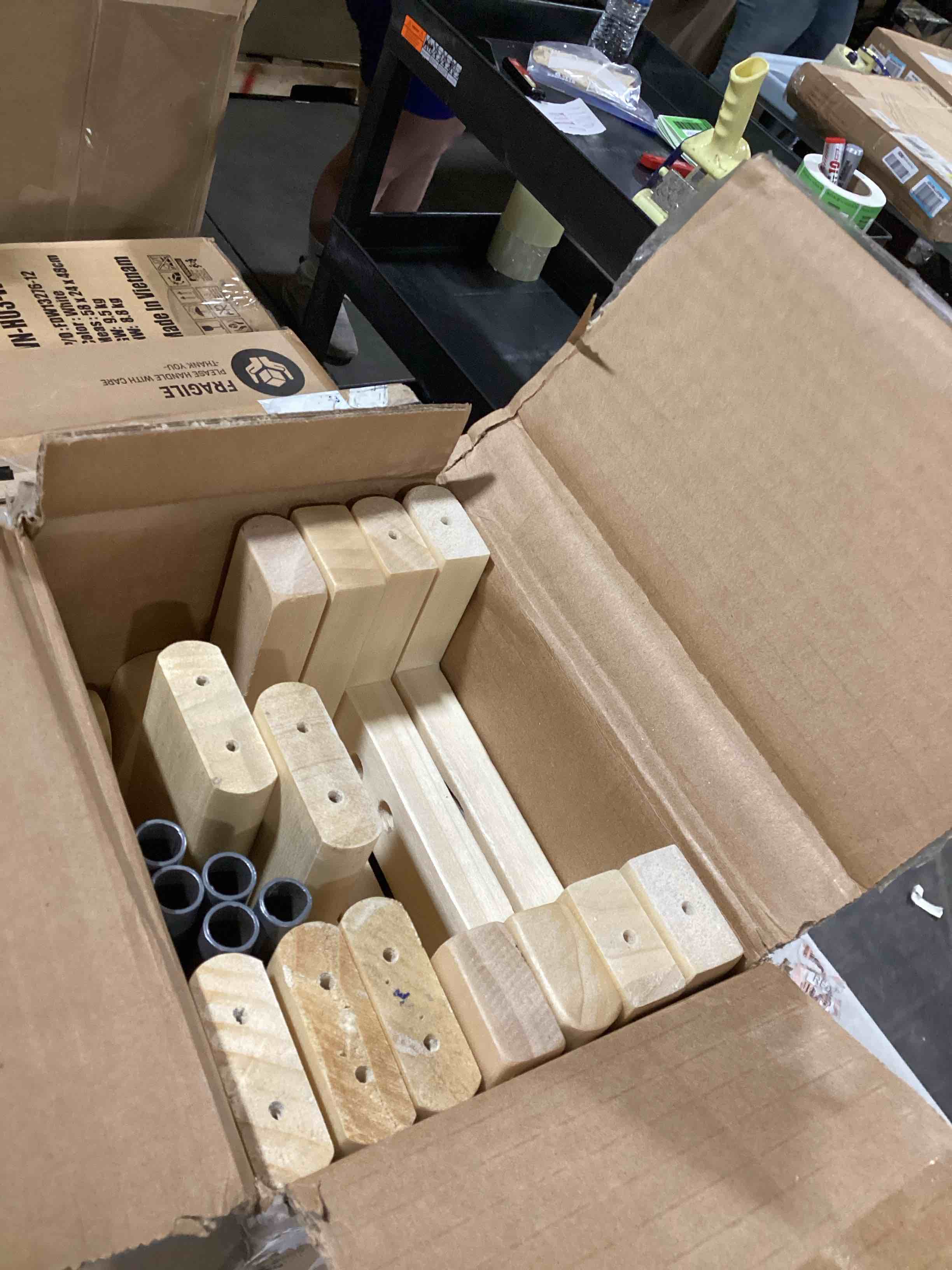https://s3.amazonaws.com/lotting-images-prod/bidfta/ORG5681778_1717156291566.jpeg