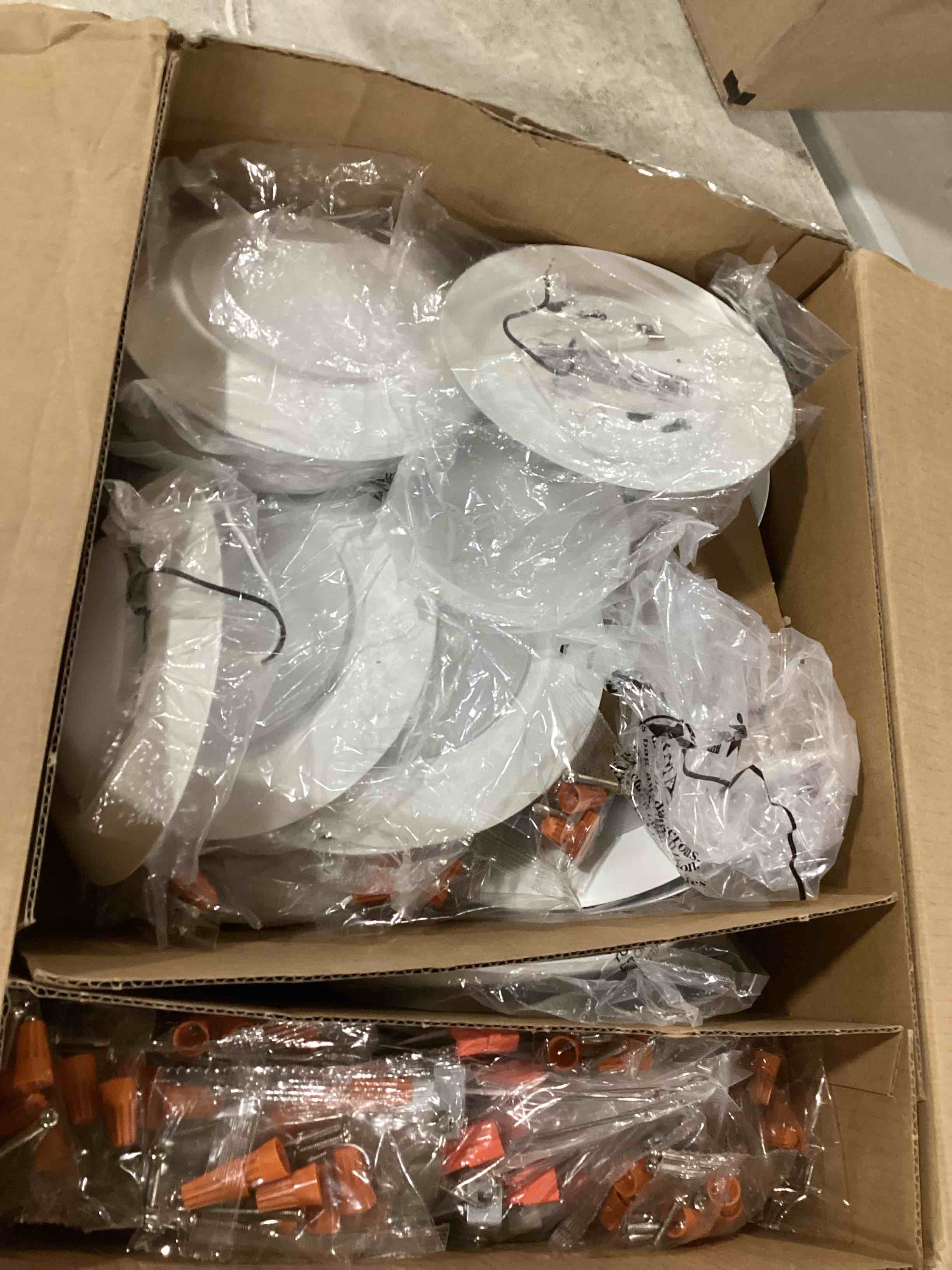 https://s3.amazonaws.com/lotting-images-prod/bidfta/ORG5682353_1720026856226.jpeg