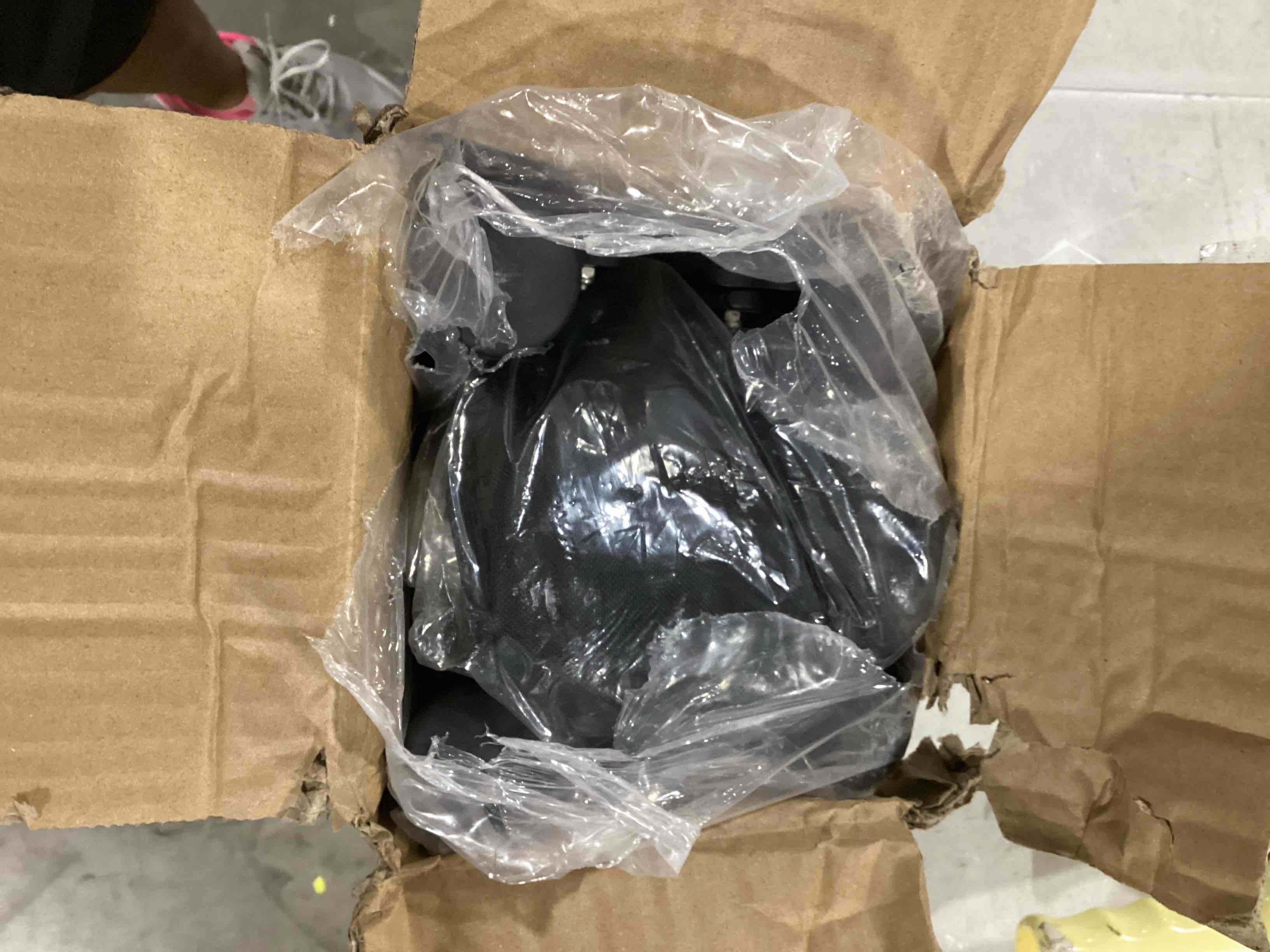 https://s3.amazonaws.com/lotting-images-prod/bidfta/ORG5683126_1720641467645.jpeg