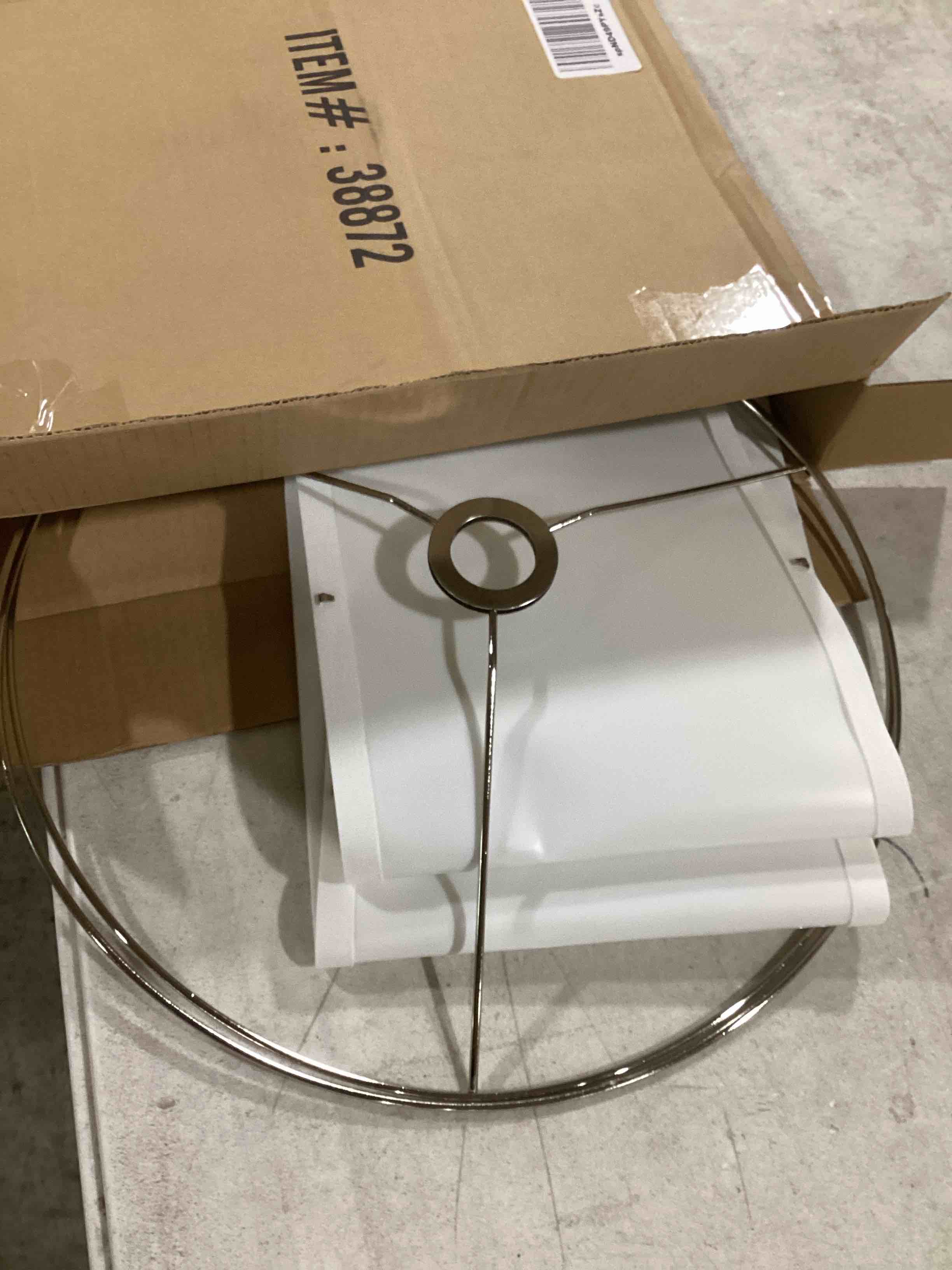 https://s3.amazonaws.com/lotting-images-prod/bidfta/ORG5683627_1720717538985.jpeg