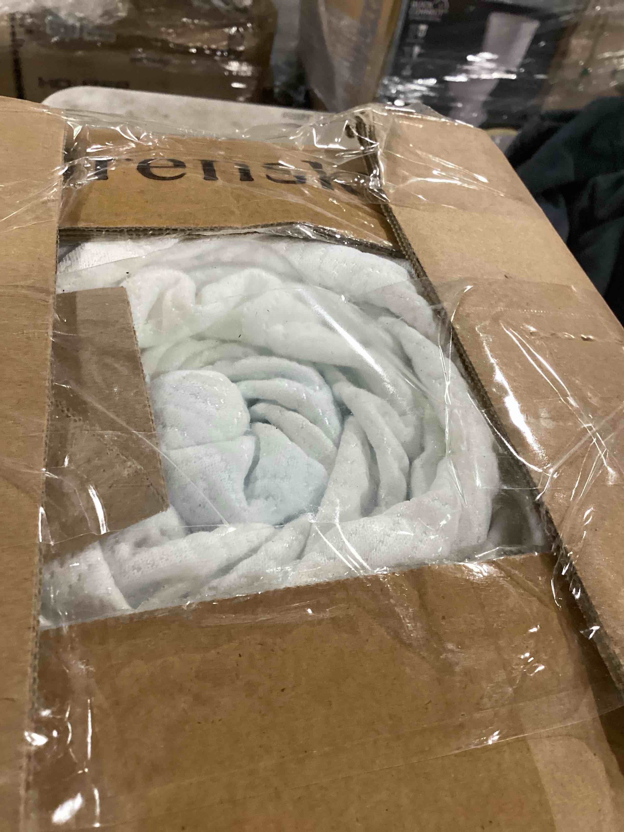https://s3.amazonaws.com/lotting-images-prod/bidfta/ORG5683652_1720720539819.jpeg