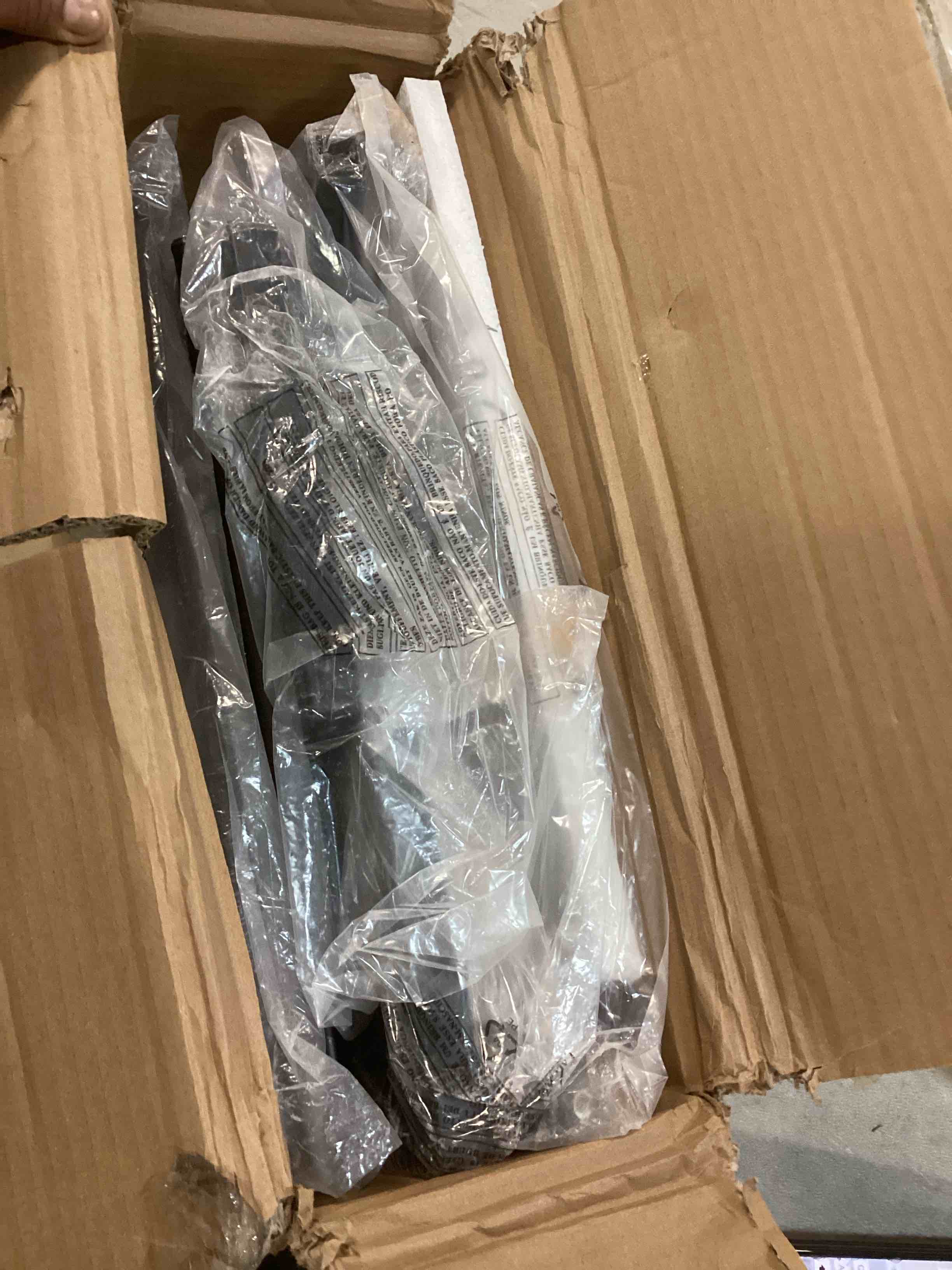 https://s3.amazonaws.com/lotting-images-prod/bidfta/ORG5690623_1705580962822.jpeg
