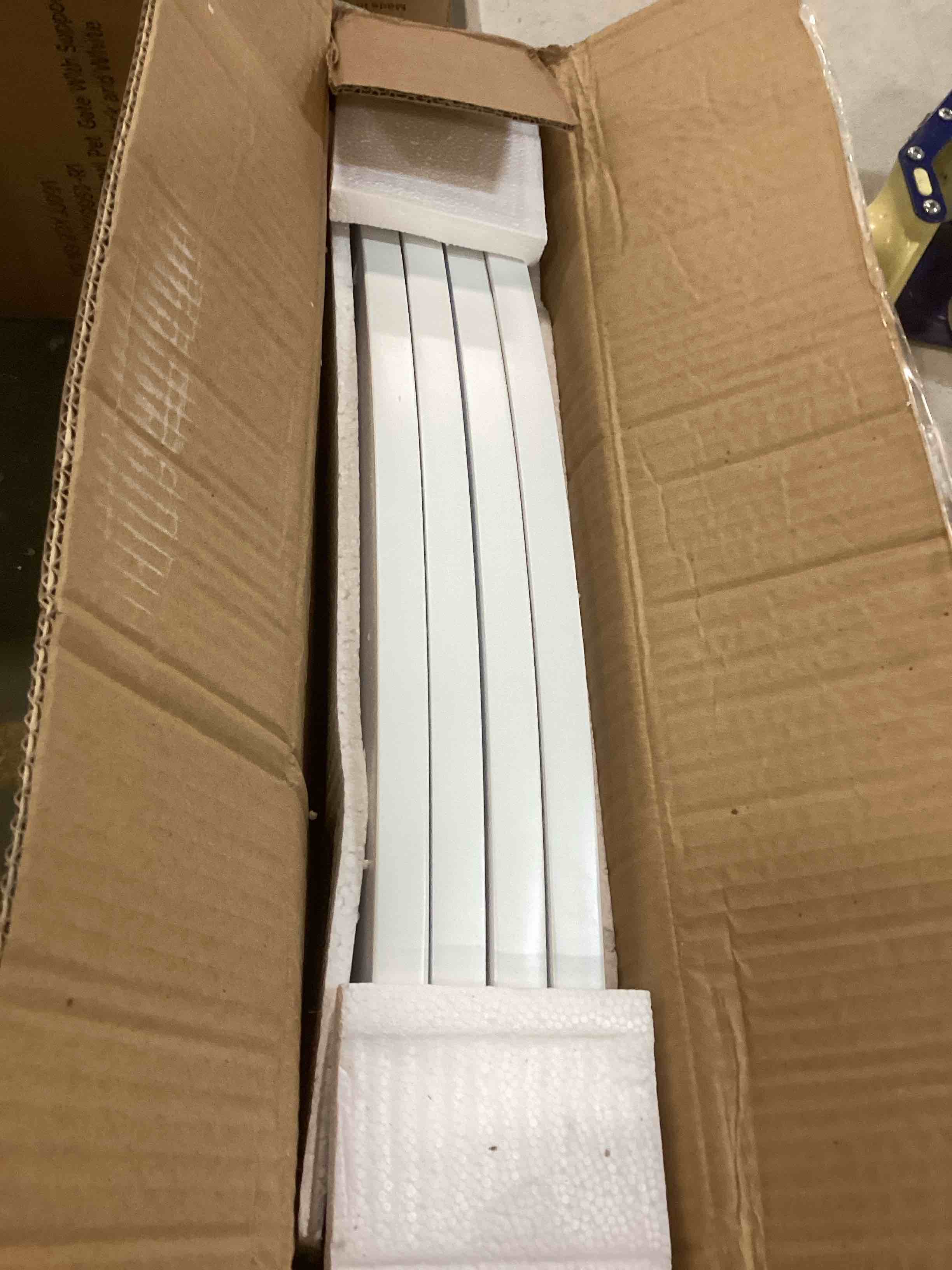 https://s3.amazonaws.com/lotting-images-prod/bidfta/ORG5691361_1705930328713.jpeg