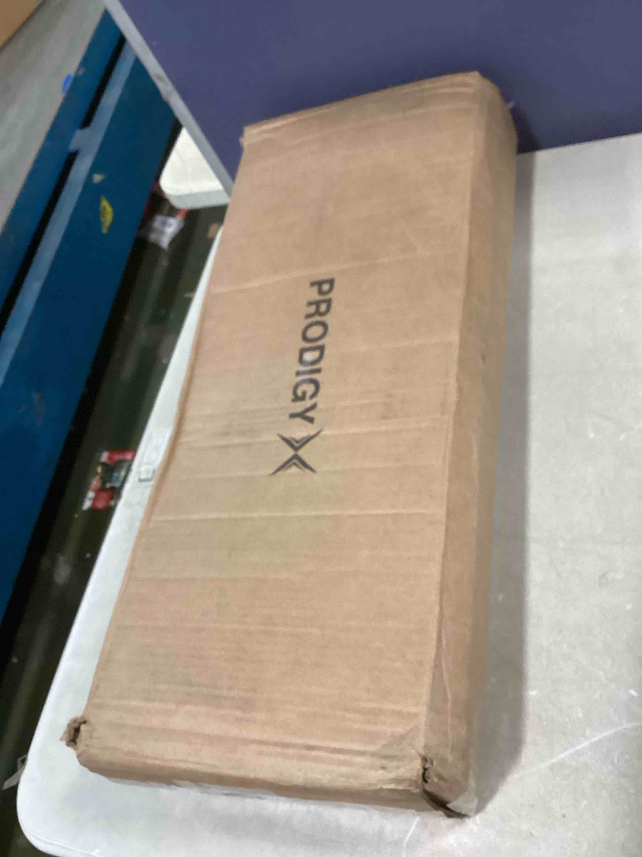 https://s3.amazonaws.com/lotting-images-prod/bidfta/ORG5695577_1705765383095.jpeg