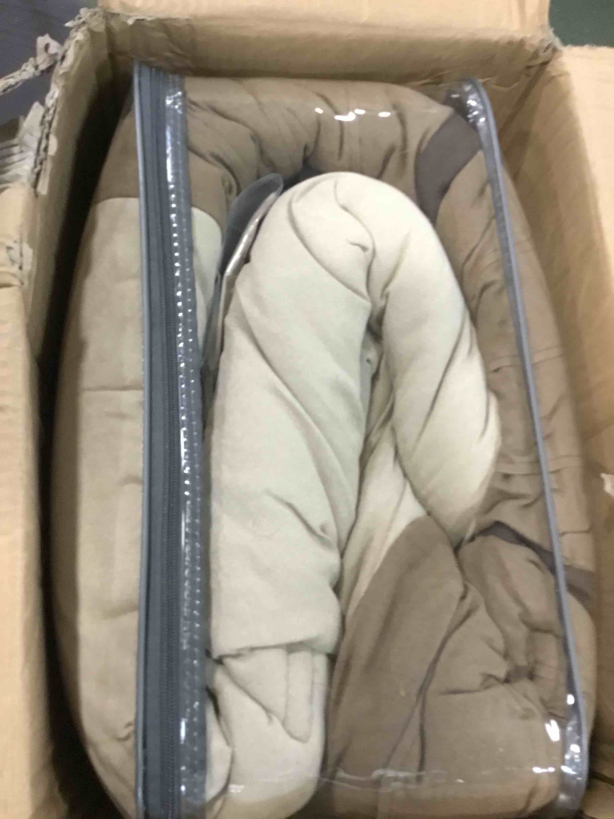 https://s3.amazonaws.com/lotting-images-prod/bidfta/ORG5704096_1715106027314.jpeg
