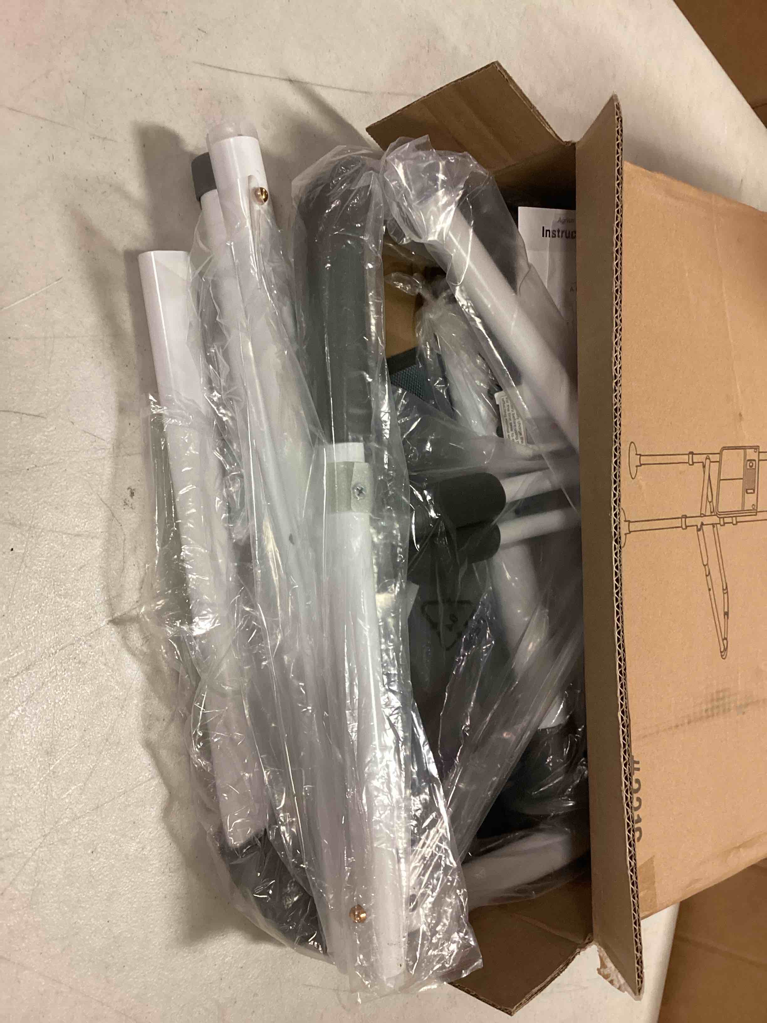 https://s3.amazonaws.com/lotting-images-prod/bidfta/ORG5705477_1715950158194.jpeg