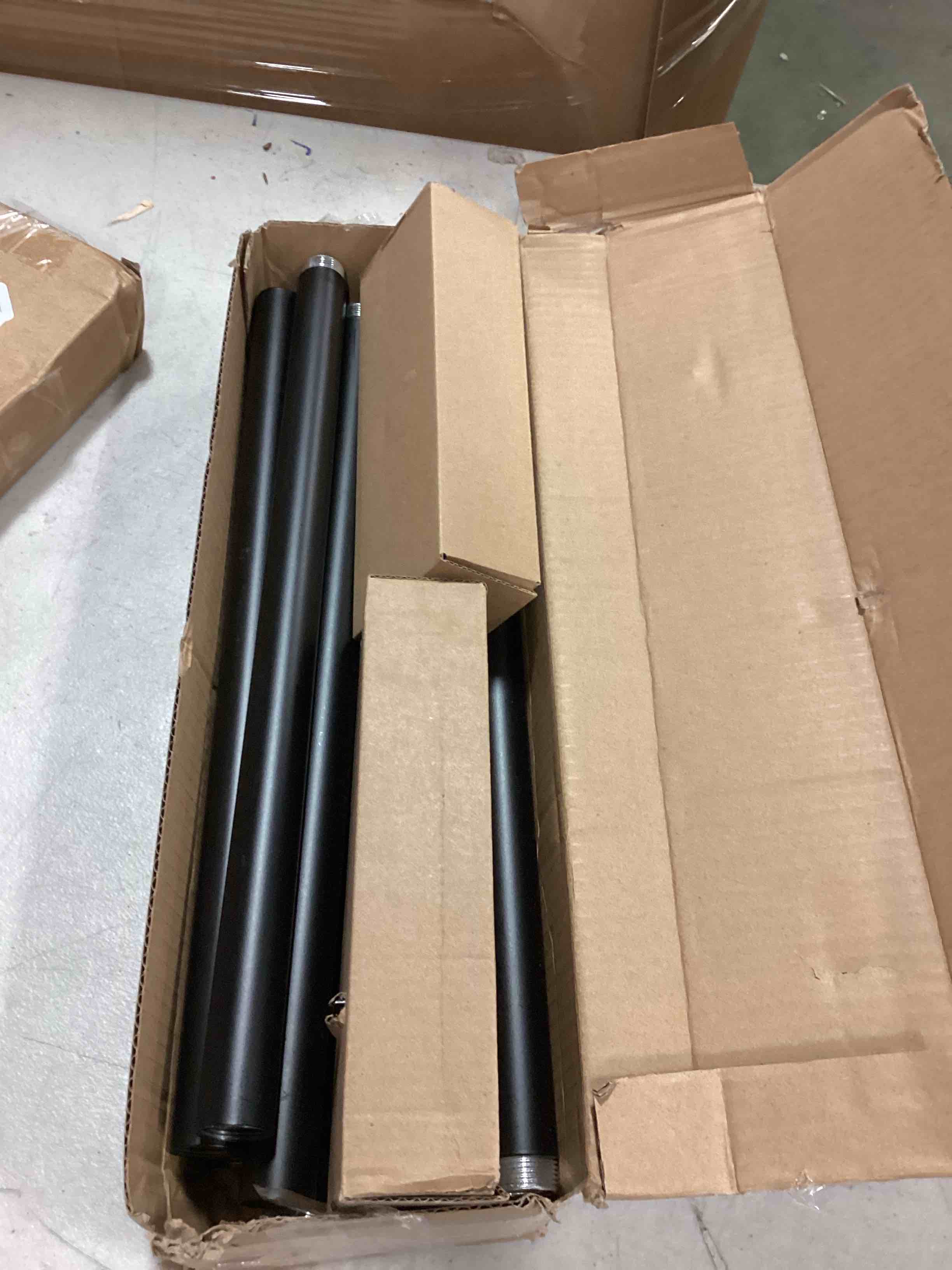 https://s3.amazonaws.com/lotting-images-prod/bidfta/ORG5705519_1715956188341.jpeg