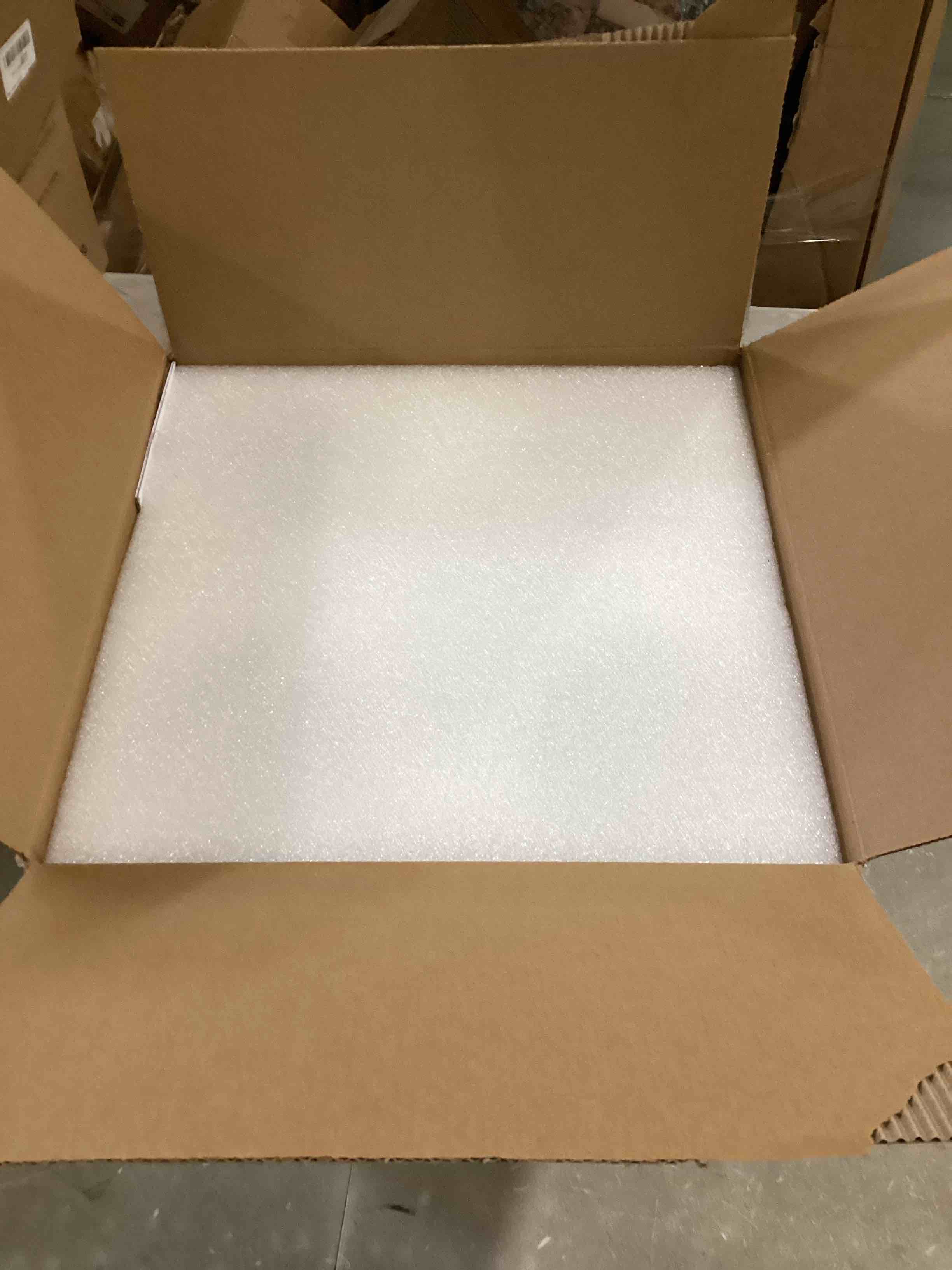 https://s3.amazonaws.com/lotting-images-prod/bidfta/ORG5706473_1715021395259.jpeg