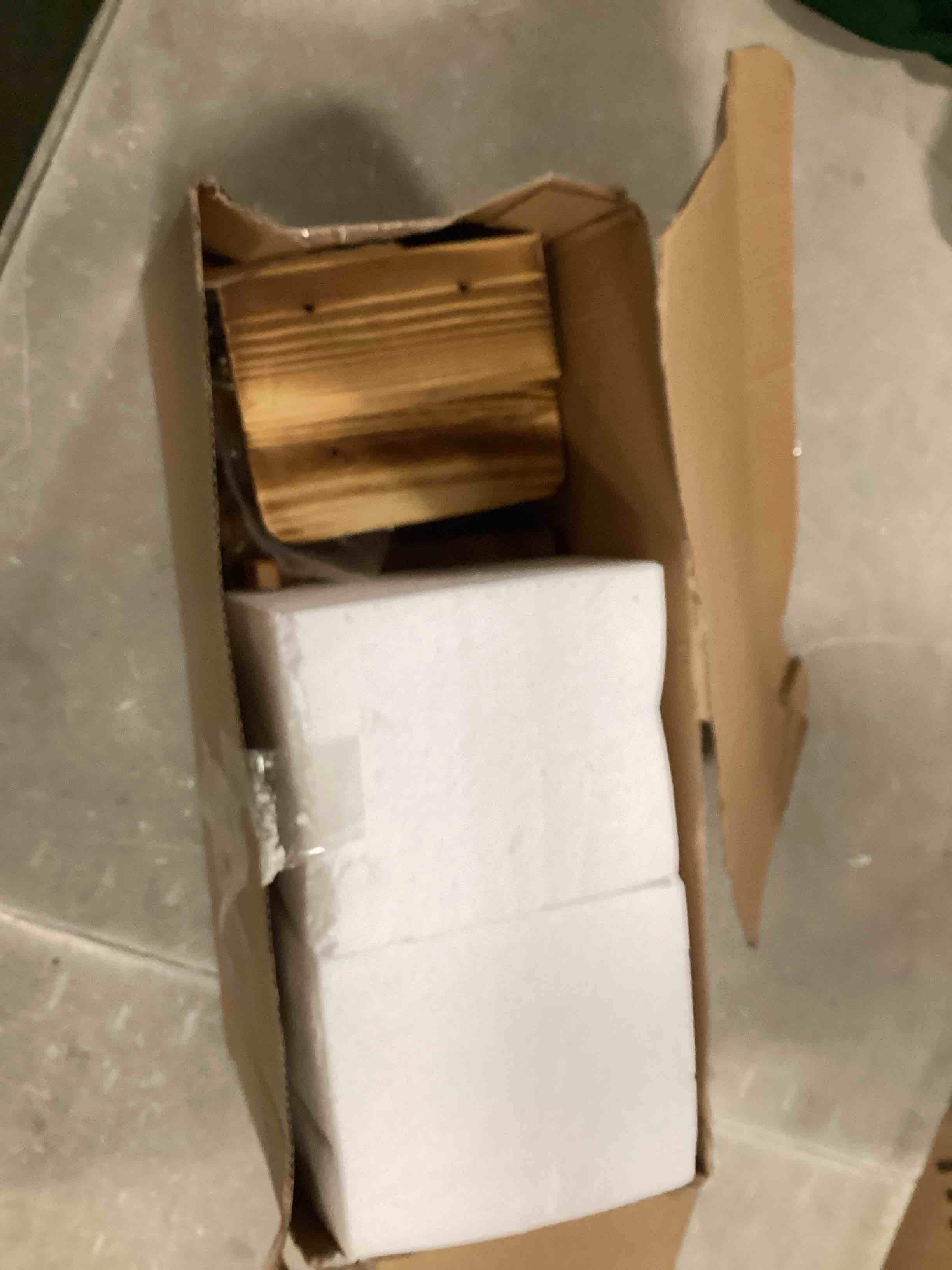 https://s3.amazonaws.com/lotting-images-prod/bidfta/ORG5706756_1715182923119.jpeg