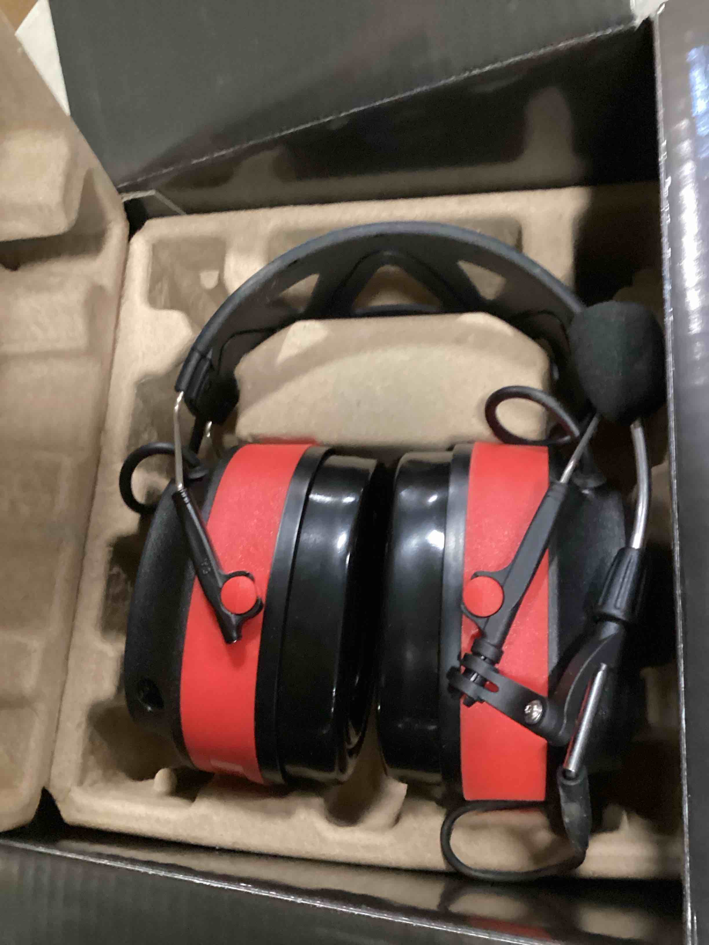 https://s3.amazonaws.com/lotting-images-prod/bidfta/ORG5706760_1715183489156.jpeg