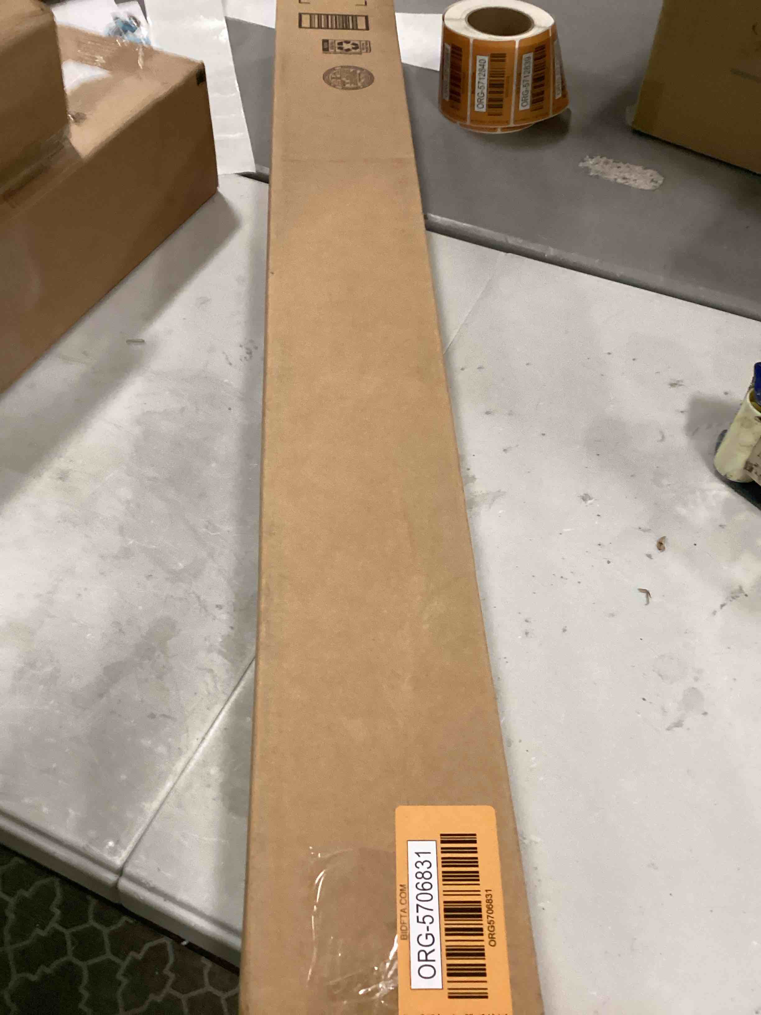 https://s3.amazonaws.com/lotting-images-prod/bidfta/ORG5706831_1715275054916.jpeg