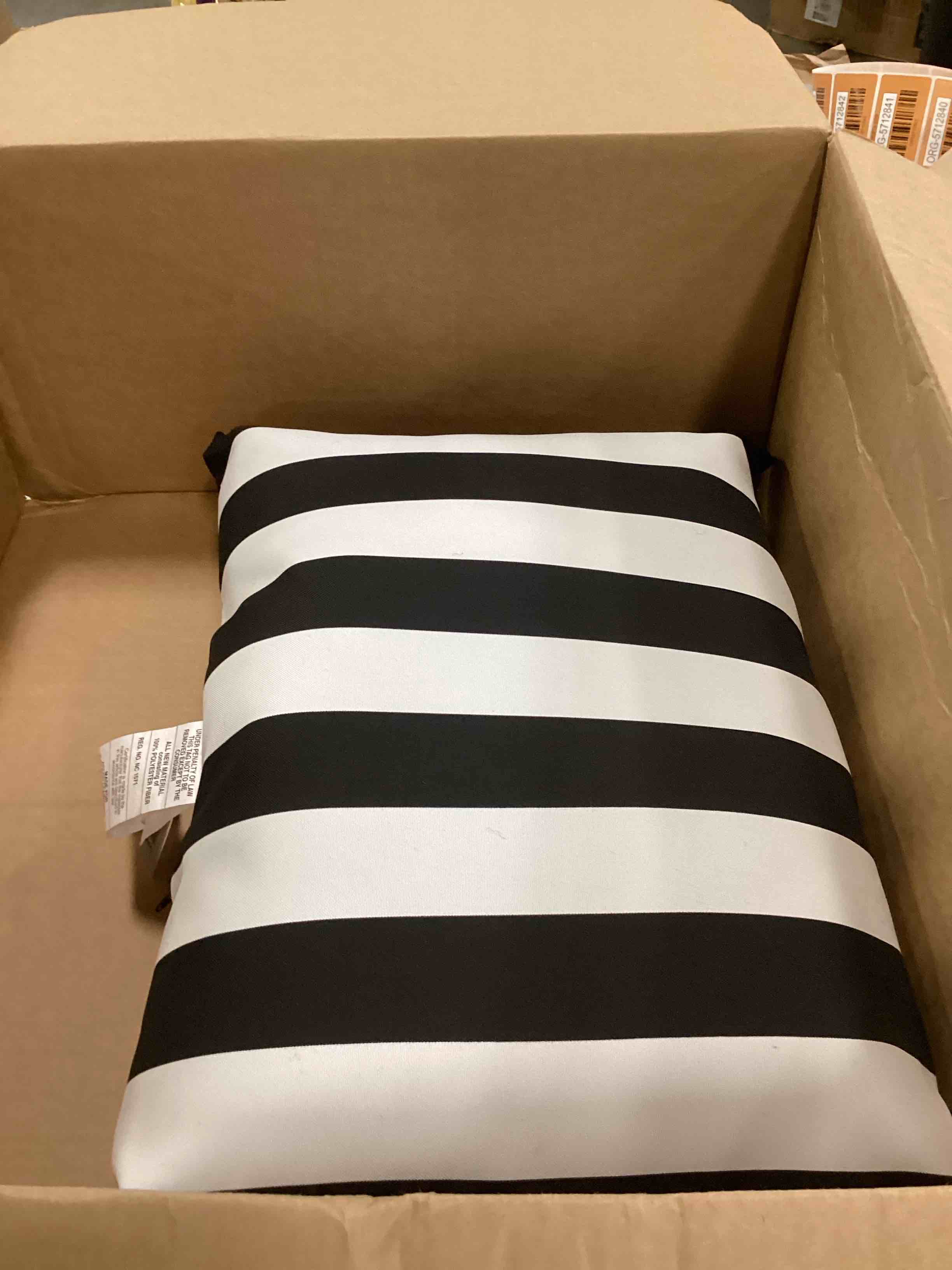 https://s3.amazonaws.com/lotting-images-prod/bidfta/ORG5706899_1715352112465.jpeg