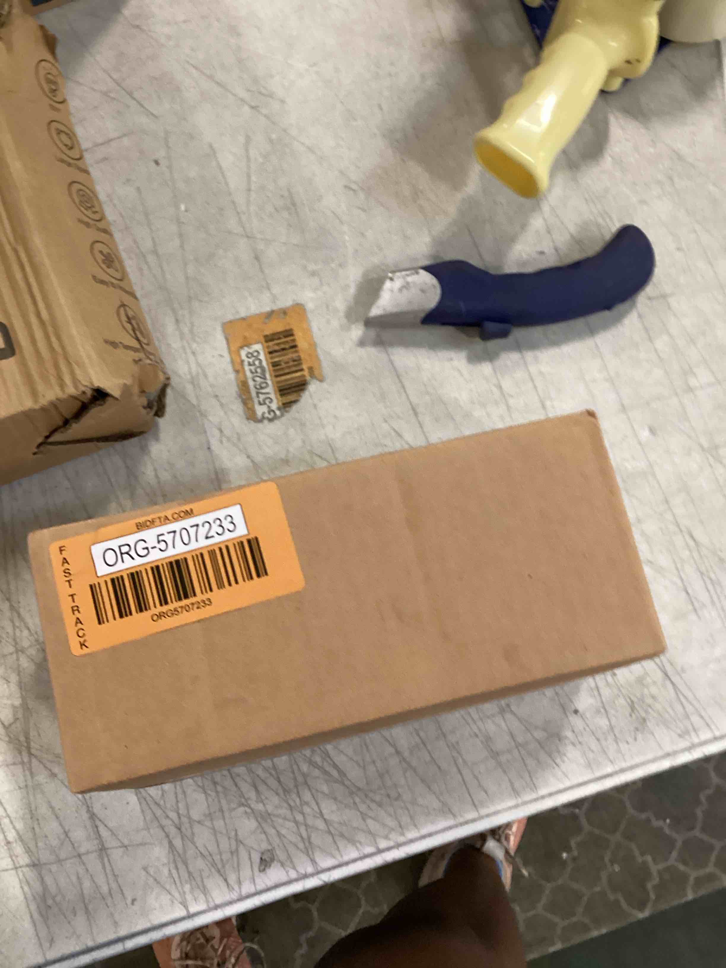 https://s3.amazonaws.com/lotting-images-prod/bidfta/ORG5707233_1715714683514.jpeg