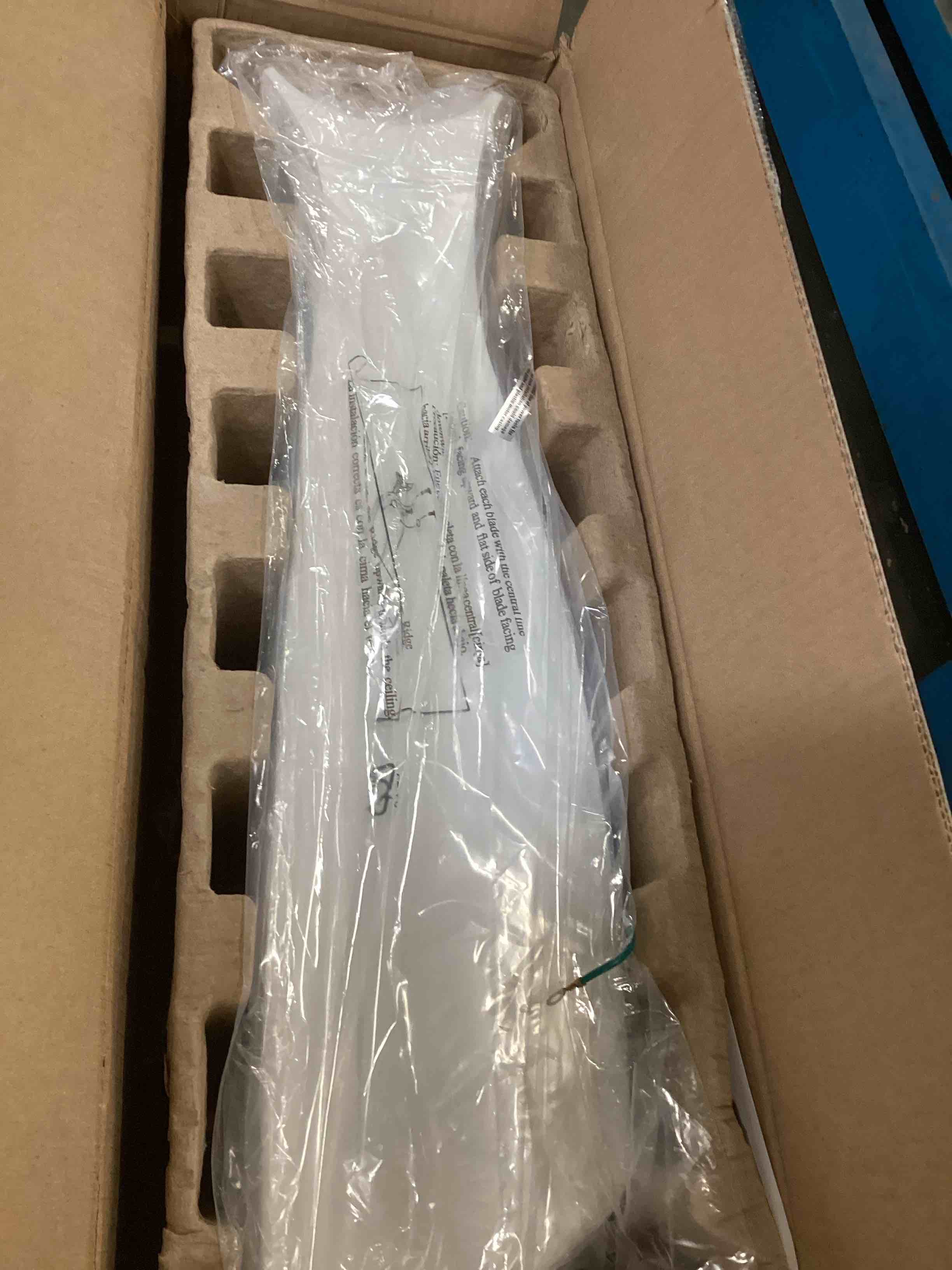 https://s3.amazonaws.com/lotting-images-prod/bidfta/ORG5709207_1715099643906.jpeg